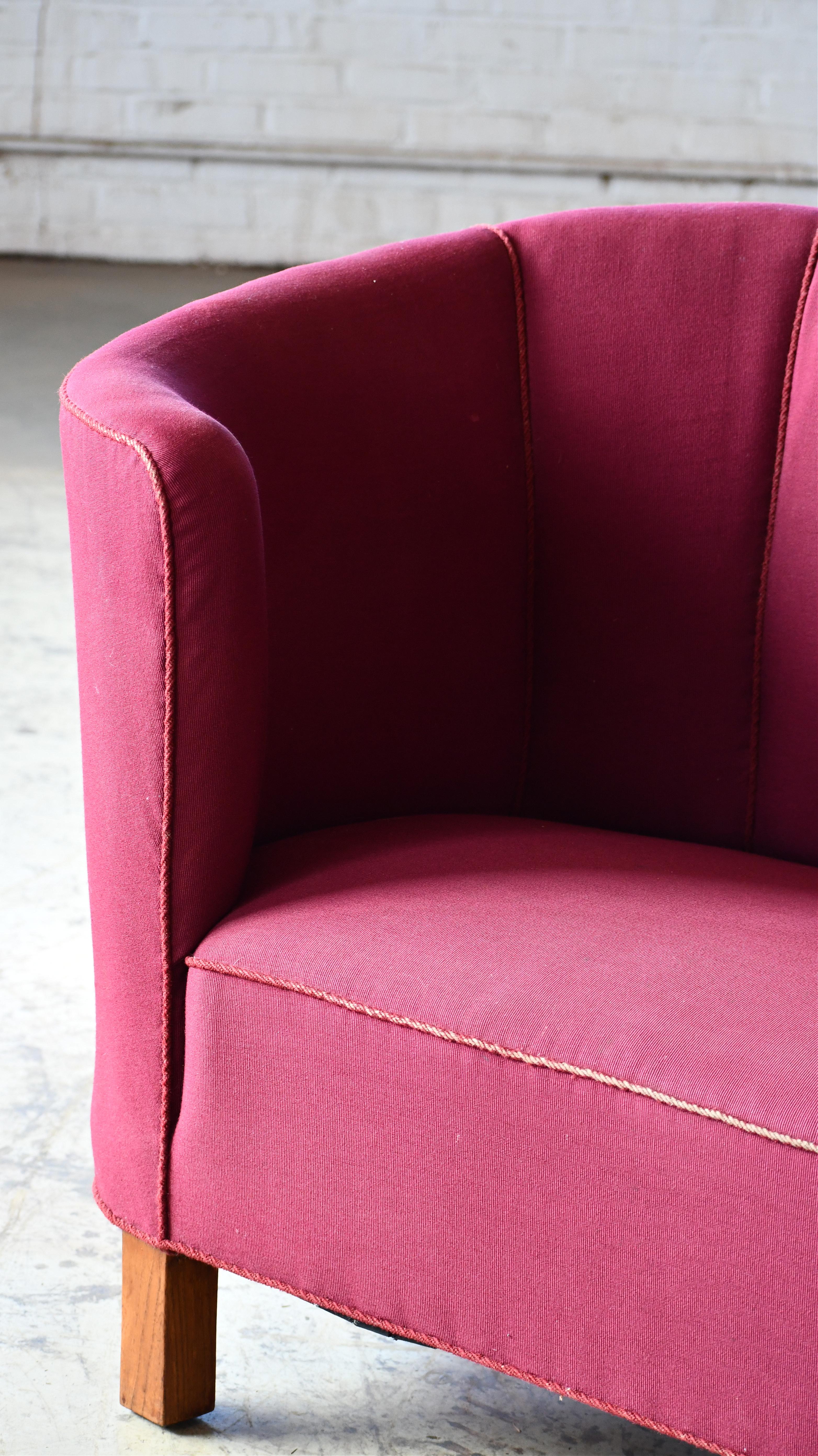 Danois Canapé ou loveseat danois 1950's Banana Form Curved Sofa or Loveseat en vente
