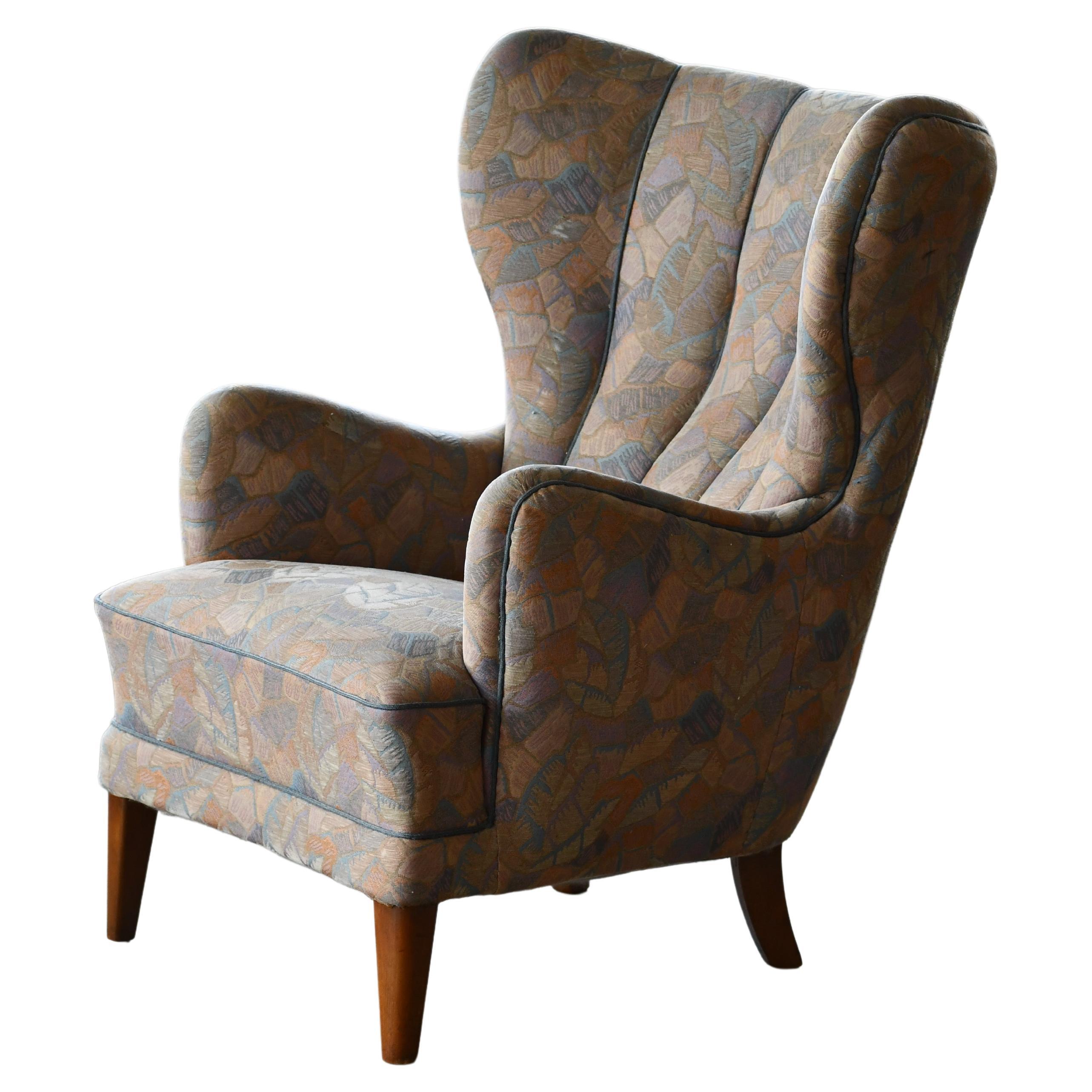 Dänischer 1950er Channel Back Semi Tall Lounge Chair von Peter Hvidt