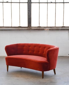 Danish 1950s Curved Banana Shape Settee in Red Mohair Tufted Backrest