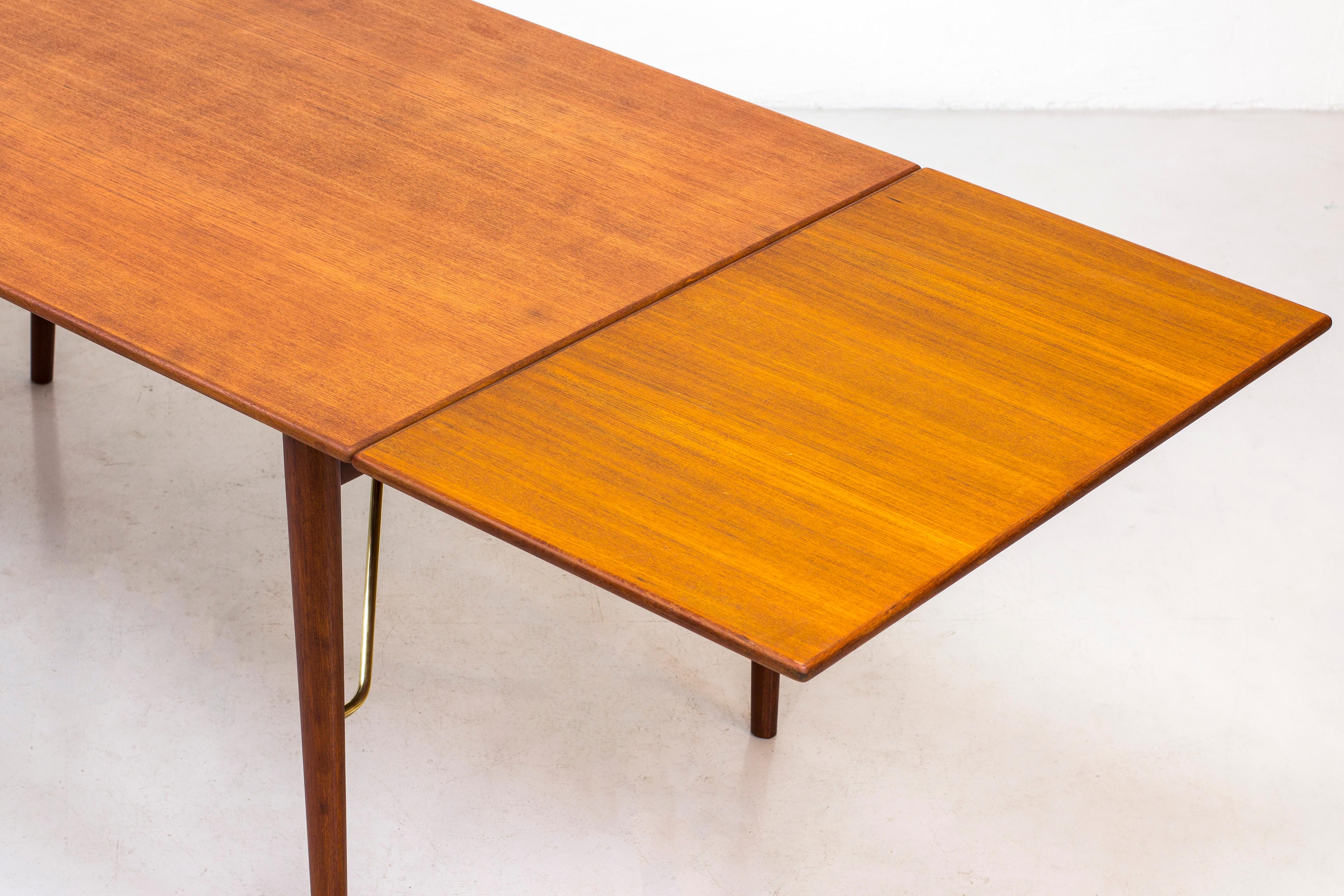 Danish, 1950s Extendable Table by Peter Hvidt & Orla Mølgaard 5