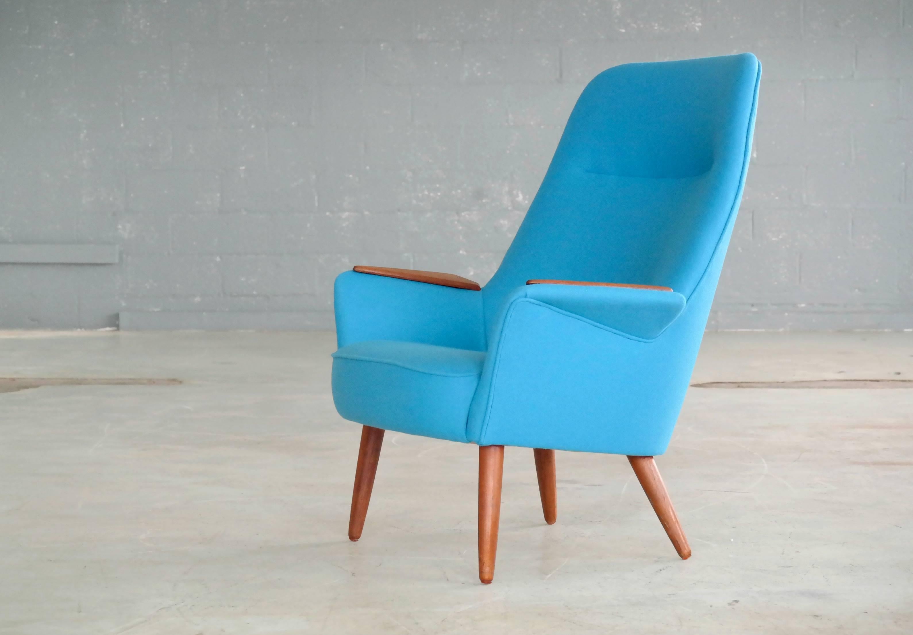 Mid-20th Century Danish 1950s Lounge Chair with Teak Armrests Upholstered in Kvadrat Divino Wool