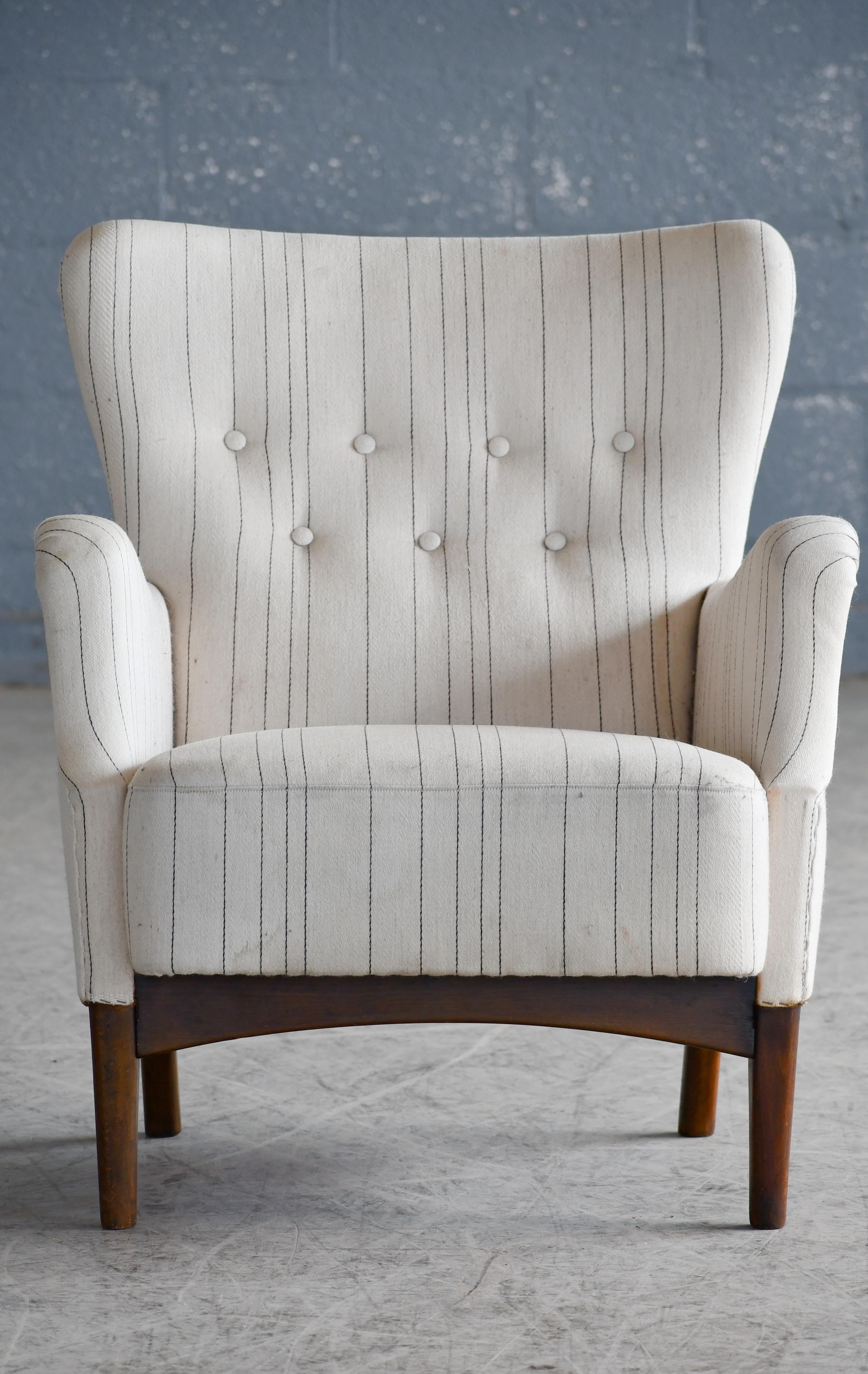 Dänischer Sessel mit niedriger Rückenlehne aus den 1950er Jahren von Fritz Hansen (Moderne der Mitte des Jahrhunderts) im Angebot