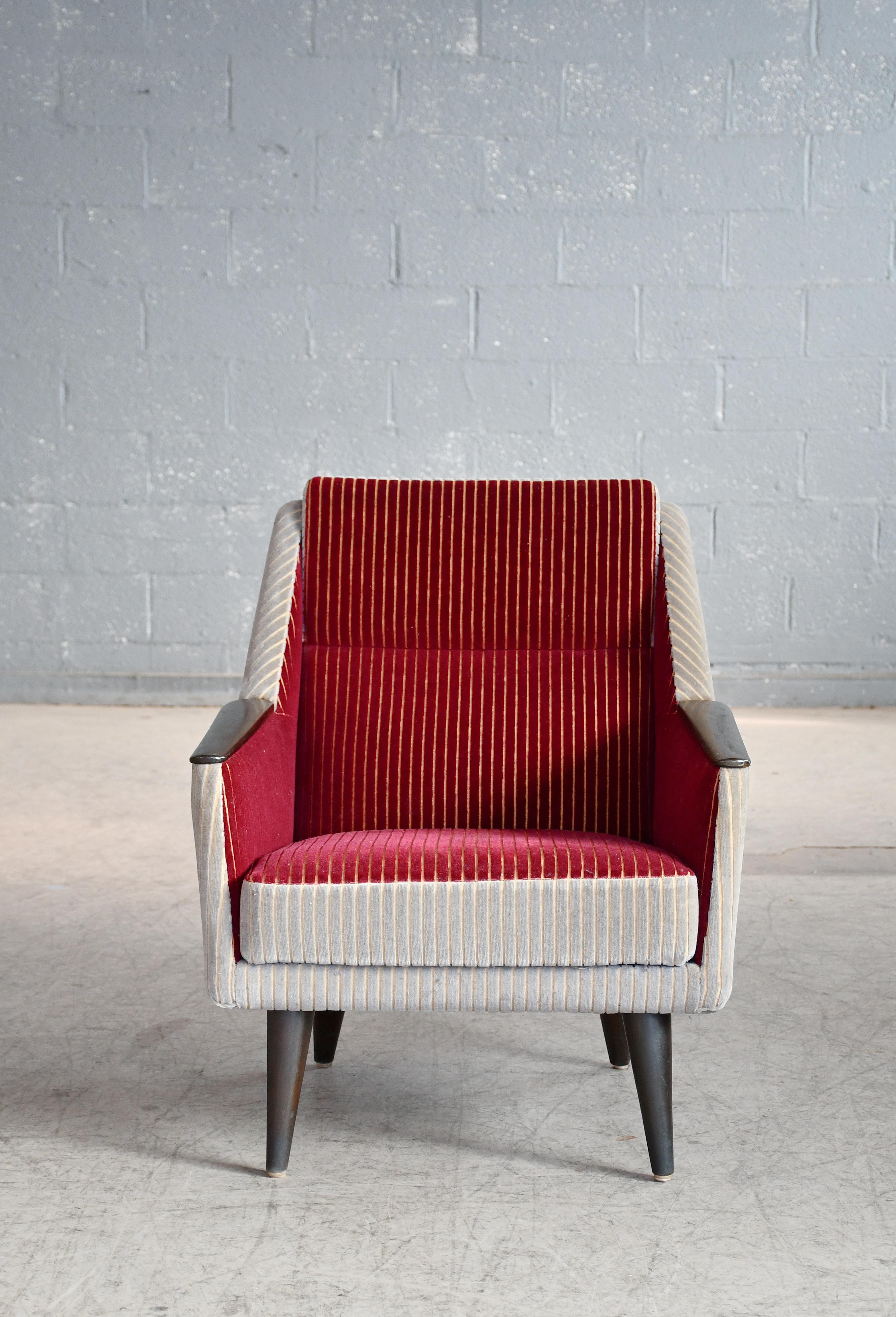 Danish 1950's Pair of Easy Chairs Original Two-Tone Fabric In Good Condition For Sale In Bridgeport, CT