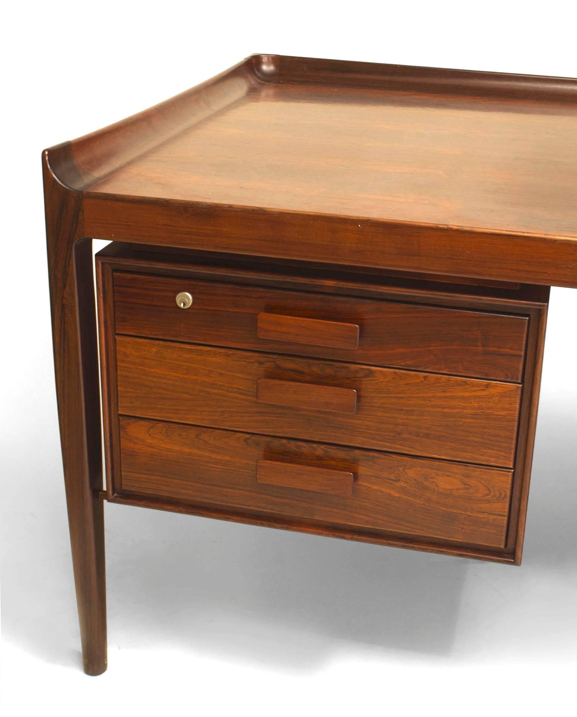 Danish 1950s Rosewood Knee-Hole Executive Desk In Good Condition In New York, NY