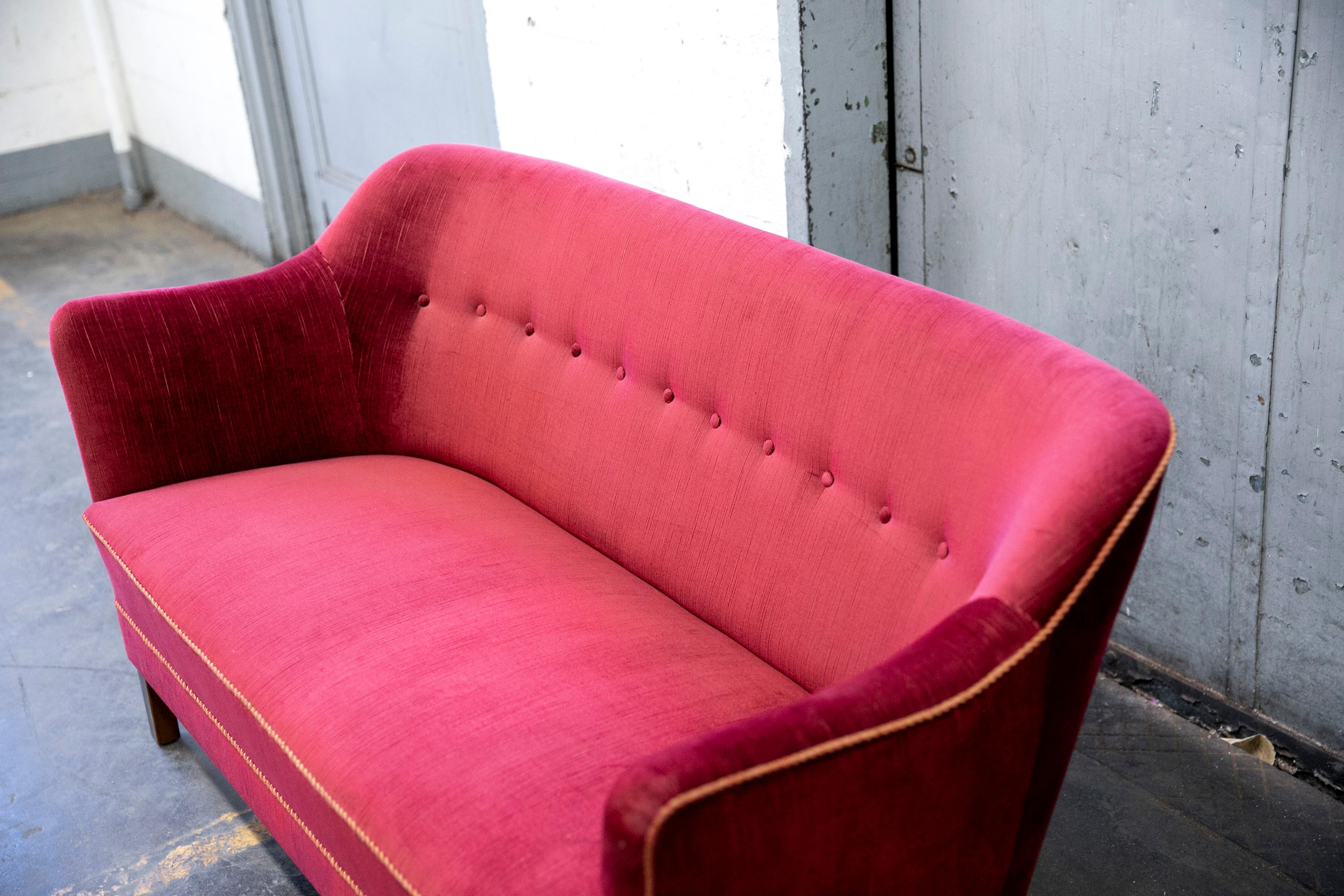 Danish 1950s Settee or Loveseat in Red Mohair Attributed to Peter Hvidt 3