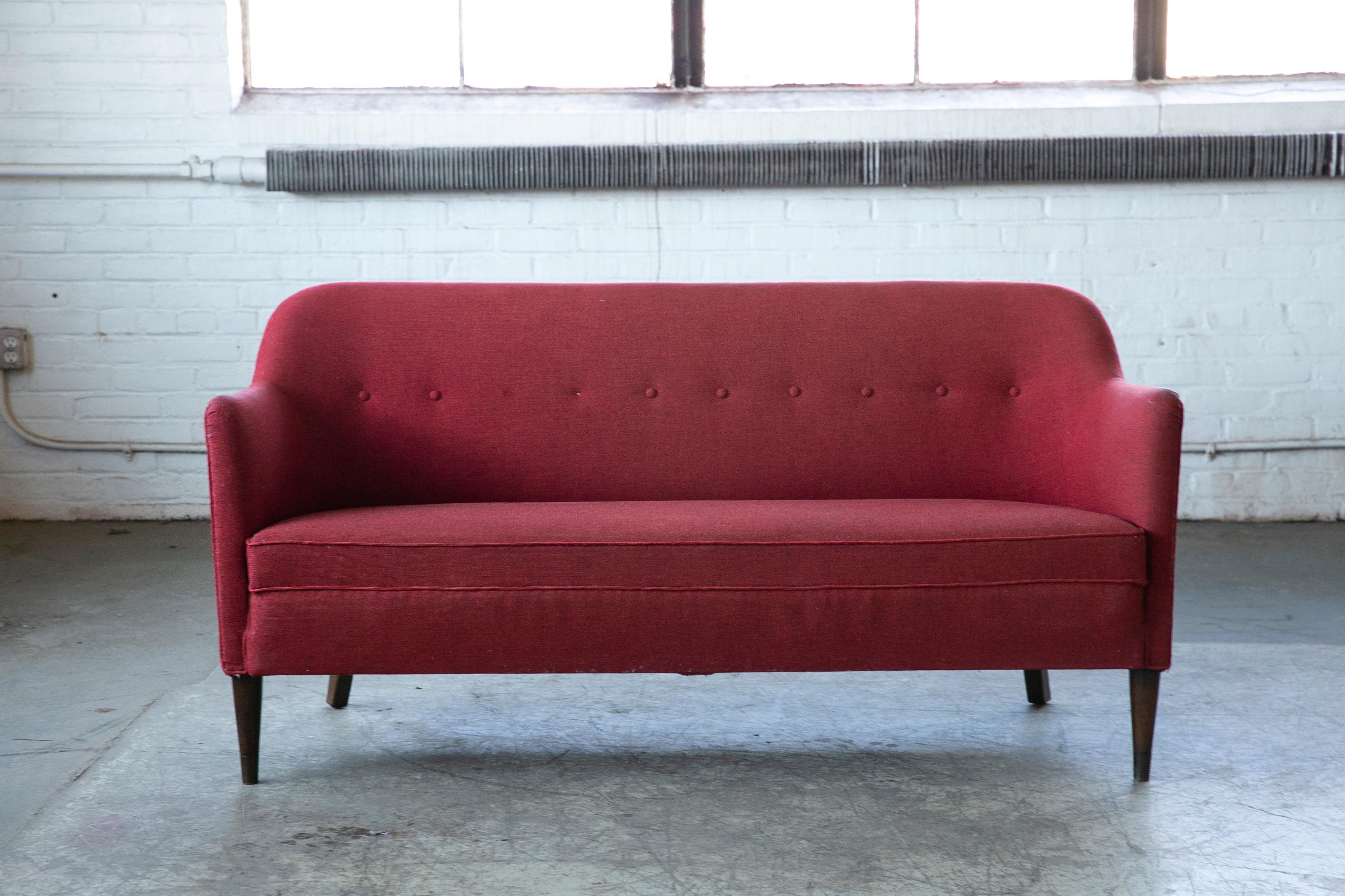 Mid-Century Modern Danish 1950s Settee or Loveseat in Red Wool in the Style of Peter Hvidt