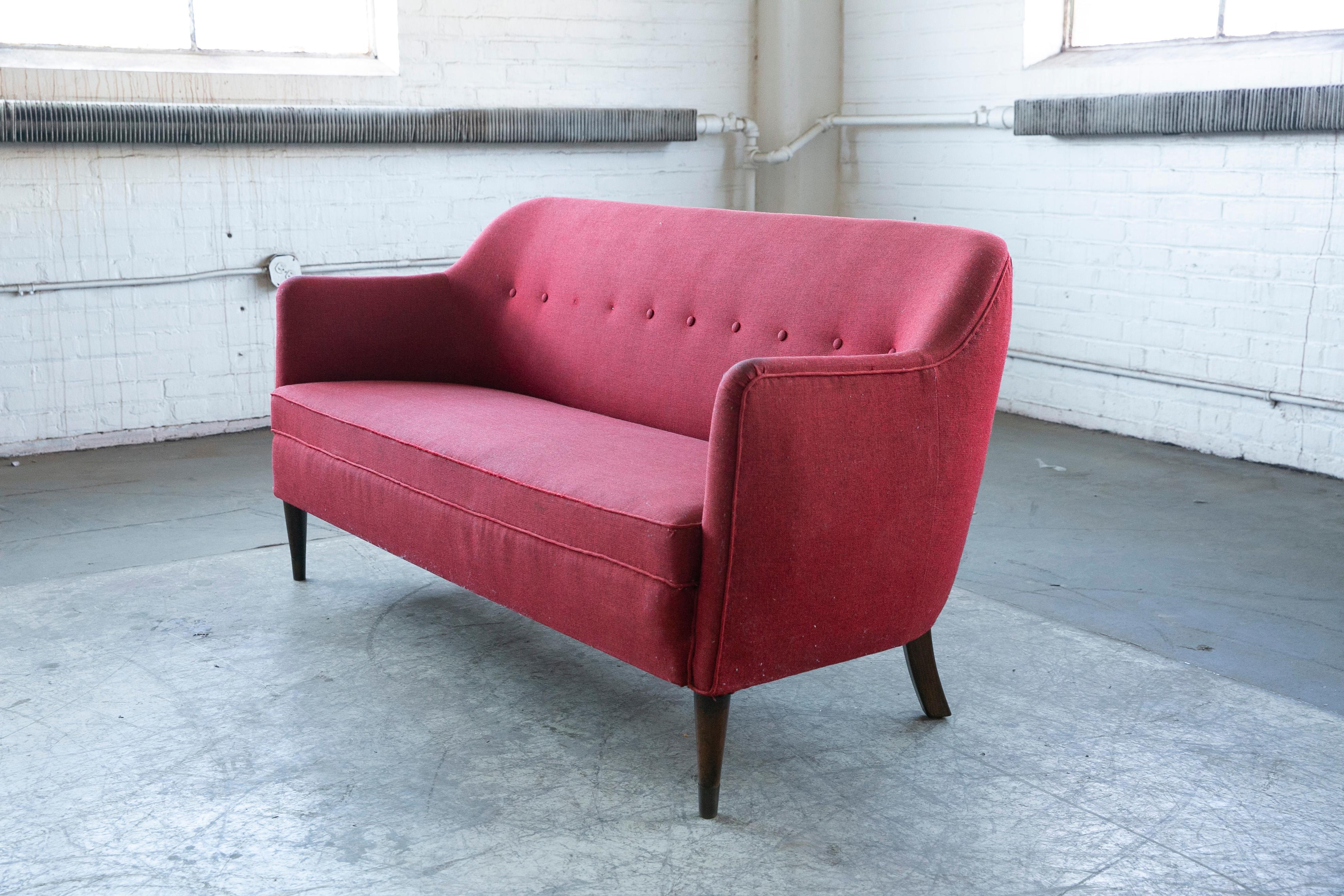 Mahogany Danish 1950s Settee or Loveseat in Red Wool in the Style of Peter Hvidt