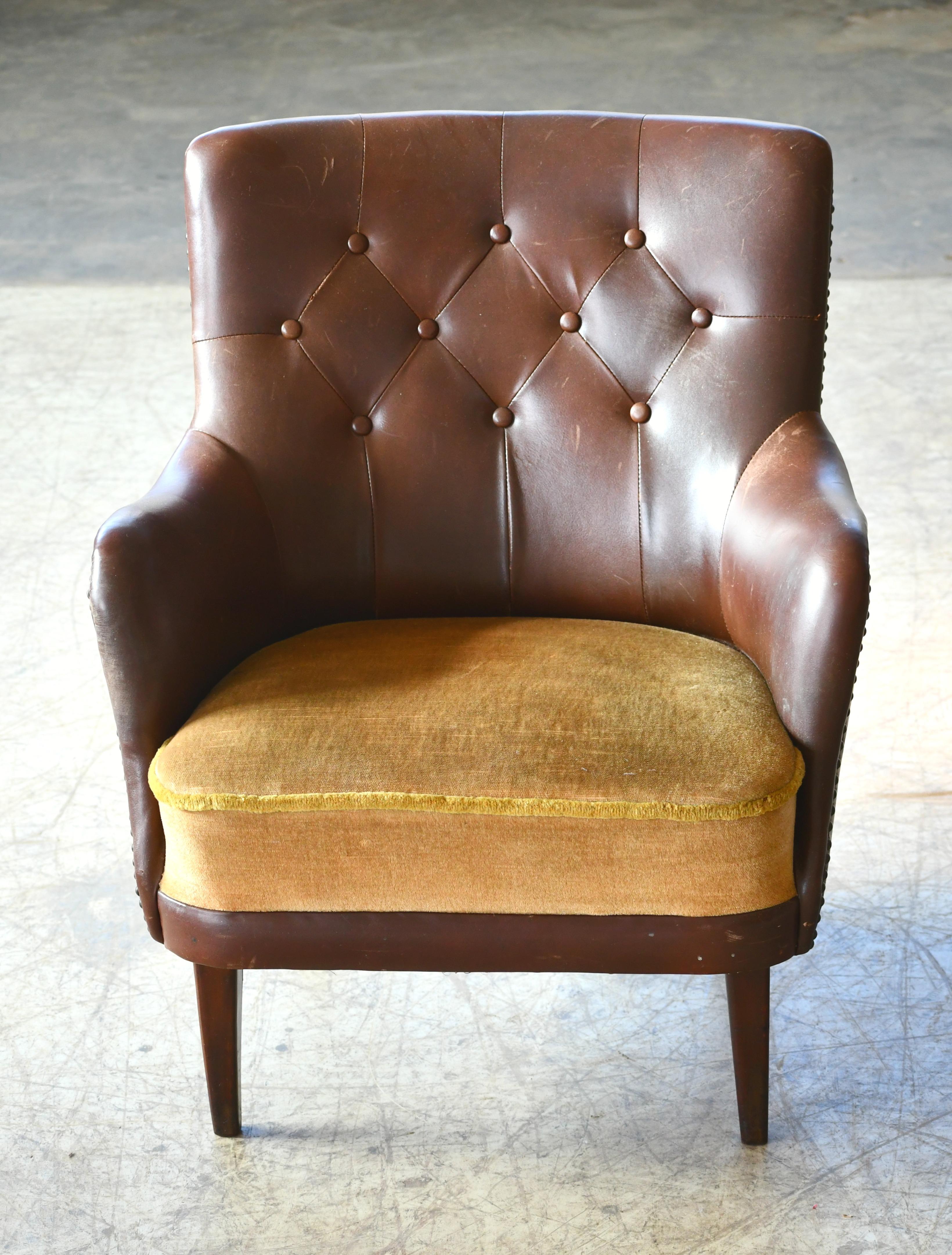 Mid-Century Modern Danish 1950s Small Tufted Easy Chair in Chocolate Leather and Velvet Seat