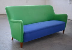 Divano danese anni '50 in lana verde nello stile di Peter Hvidt