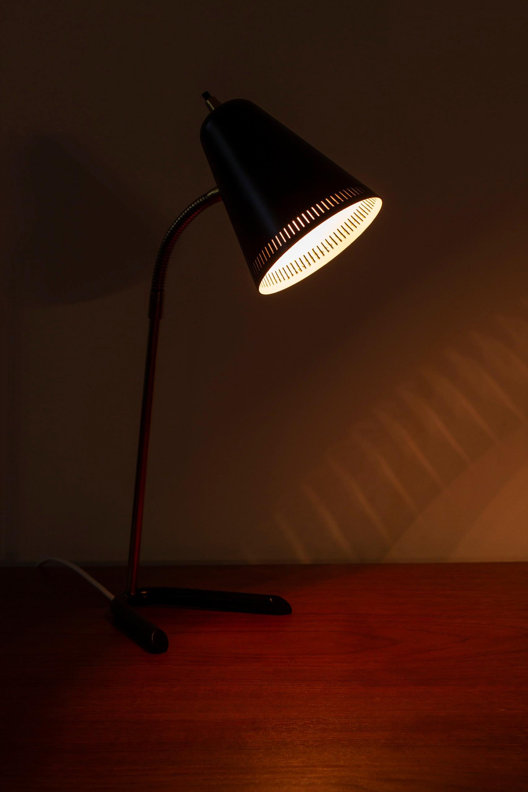 Danish 1950s table lamp in the style of Svend Aage Holm Sørensen, 1950s For Sale 3
