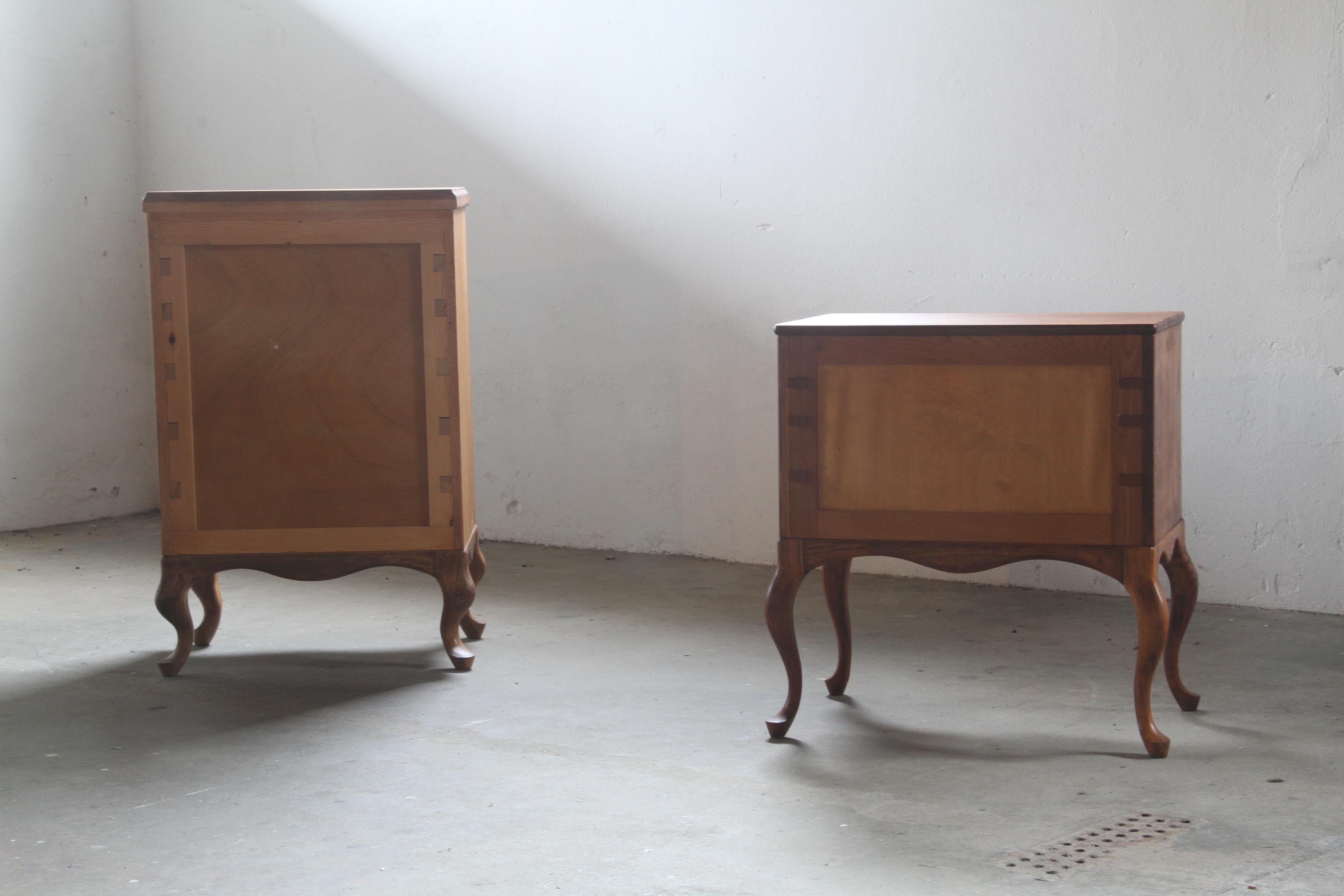Danish 1960s bedside/nighstand 4 Drawer Dresser in Oak For Sale 8