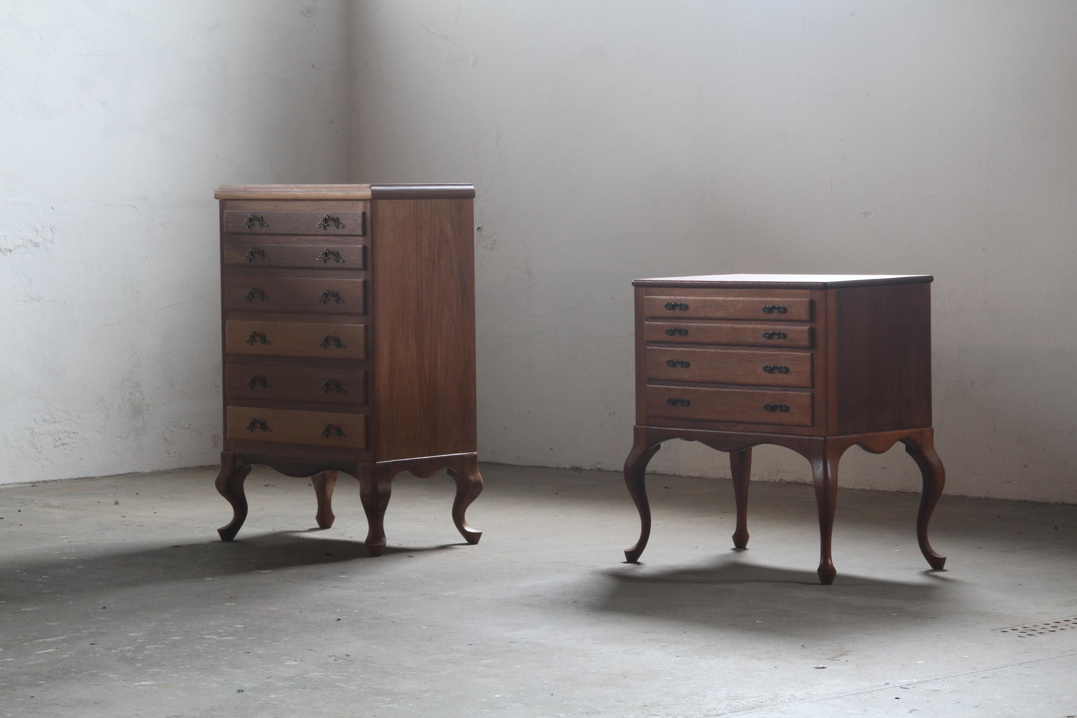 This exquisite vintage Danish oak dresser is a testament to mid-century craftsmanship, combining timeless design with excellent functionality. In outstanding working condition, it boasts a beautiful patina and clean, minimalist lines. The sculptural