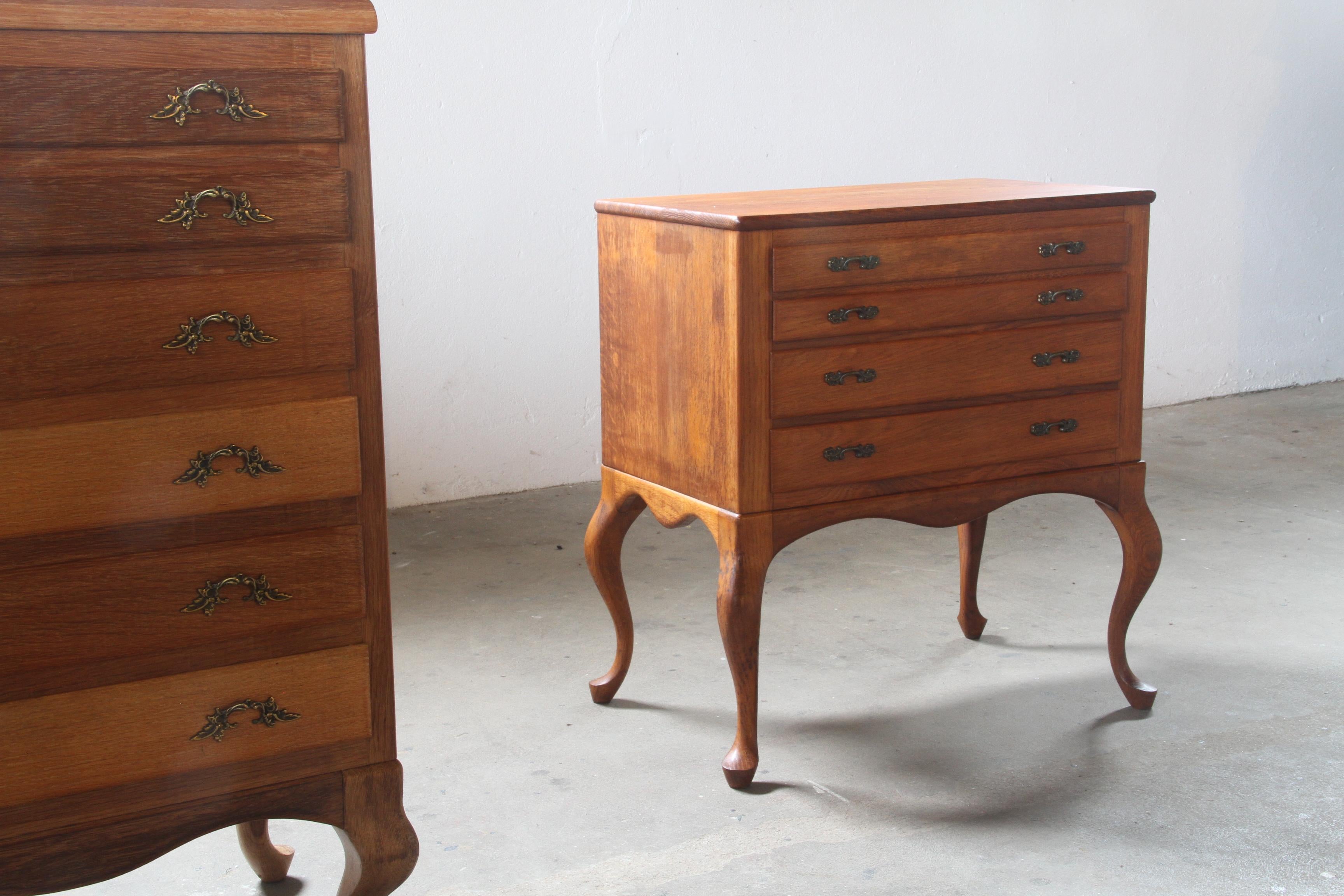 Brass Danish 1960s bedside/nighstand 4 Drawer Dresser in Oak For Sale