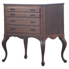 Danish 1960s bedside/nighstand 4 Drawer Dresser in Oak