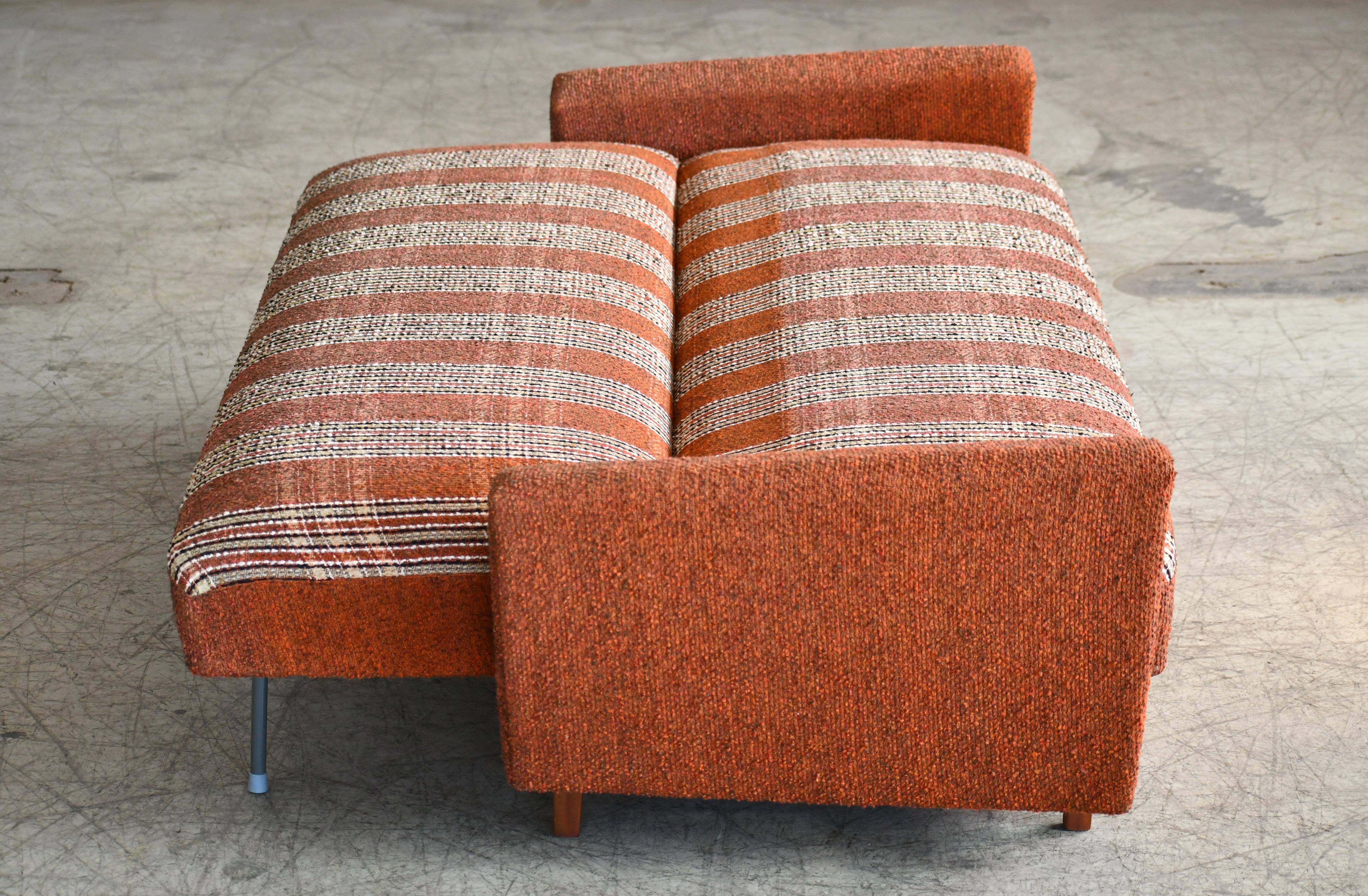 Mid-20th Century Danish 1960s Extendable Daybed or Sleeper Sofa in Original Fabric
