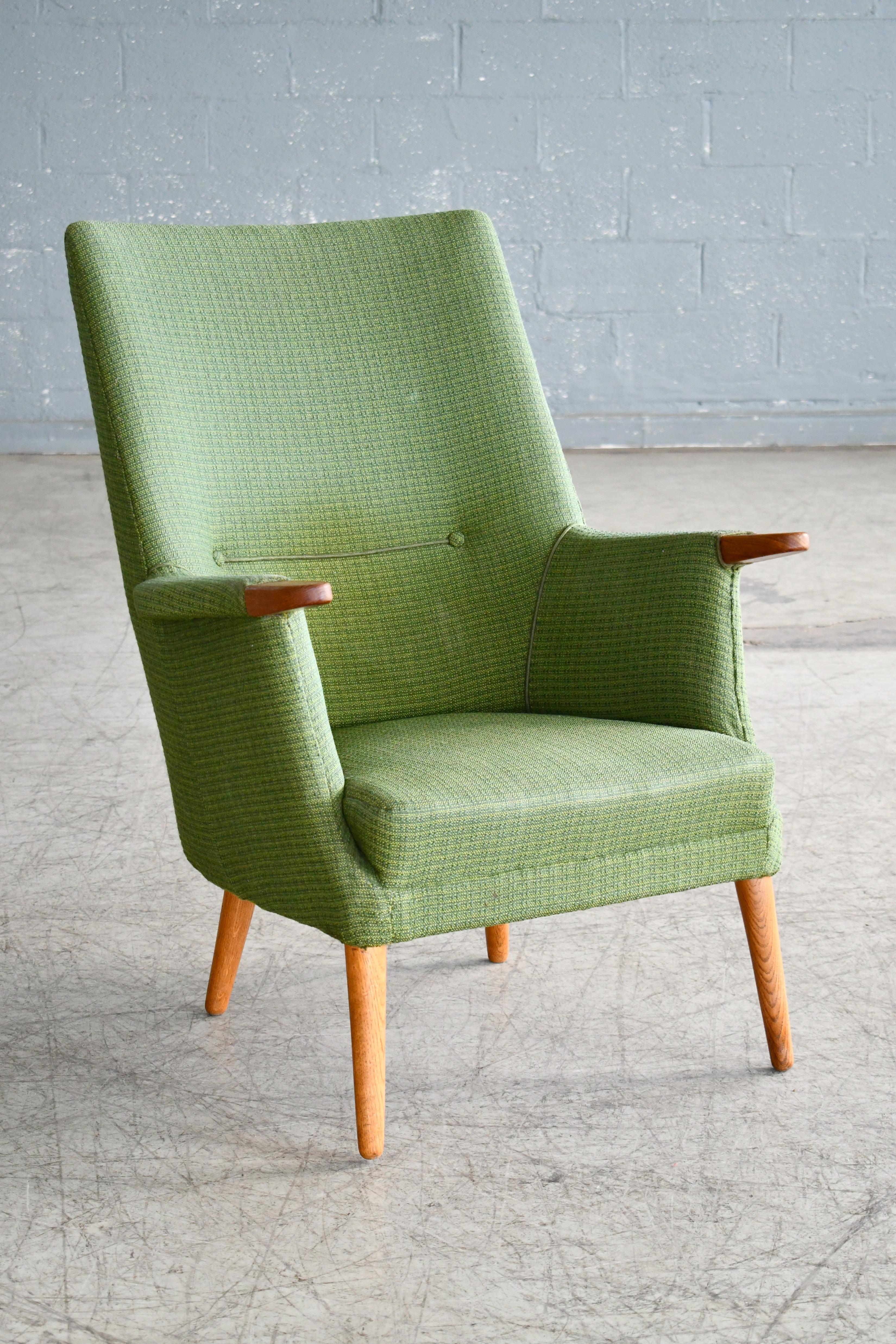 Mid-20th Century Danish 1960s Hans Wegner Mama Bear Style Lounge Chairs by Poul Jessen