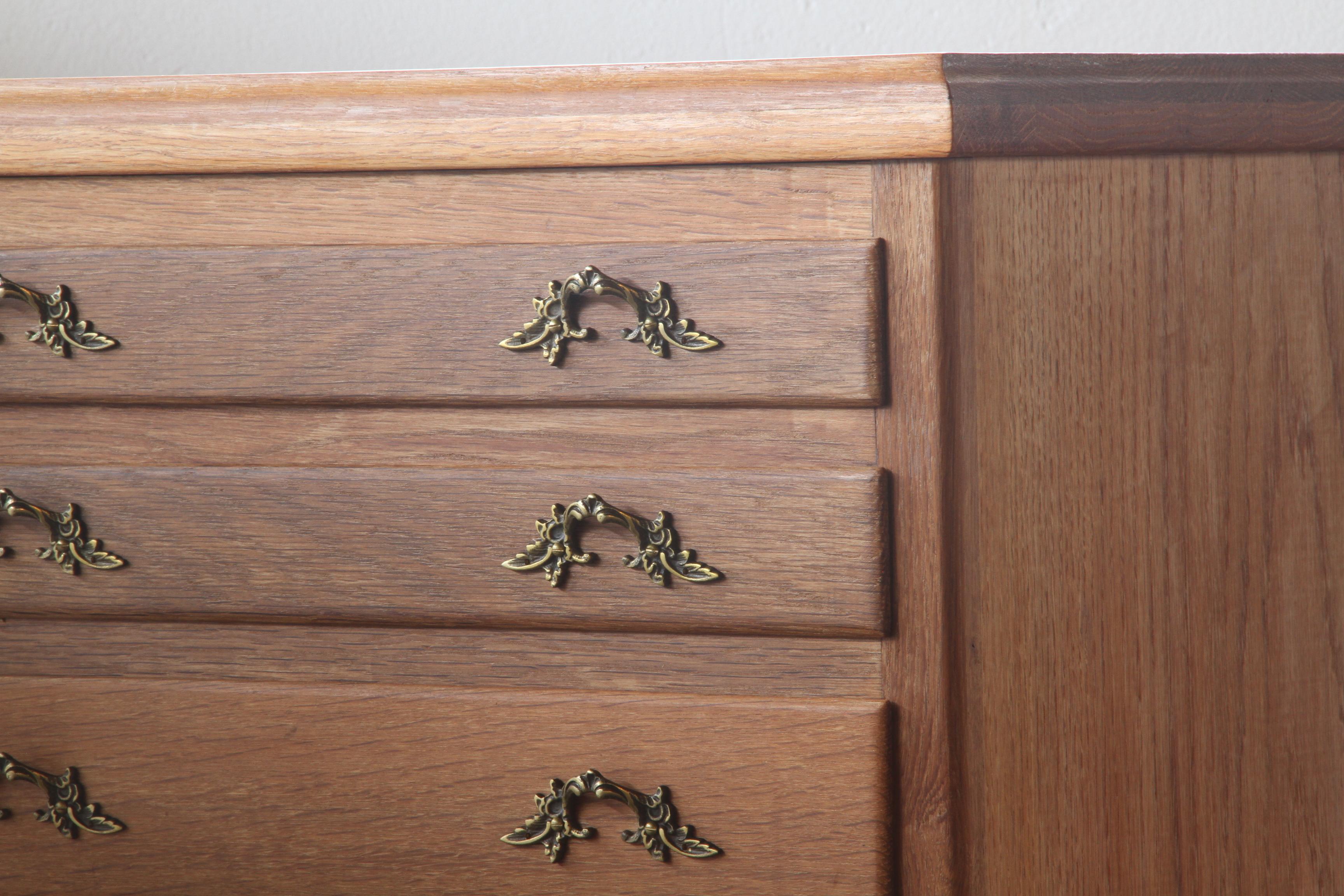 Ottone Comò danese a 6 cassetti Highboy degli anni '60 in Oak in vendita