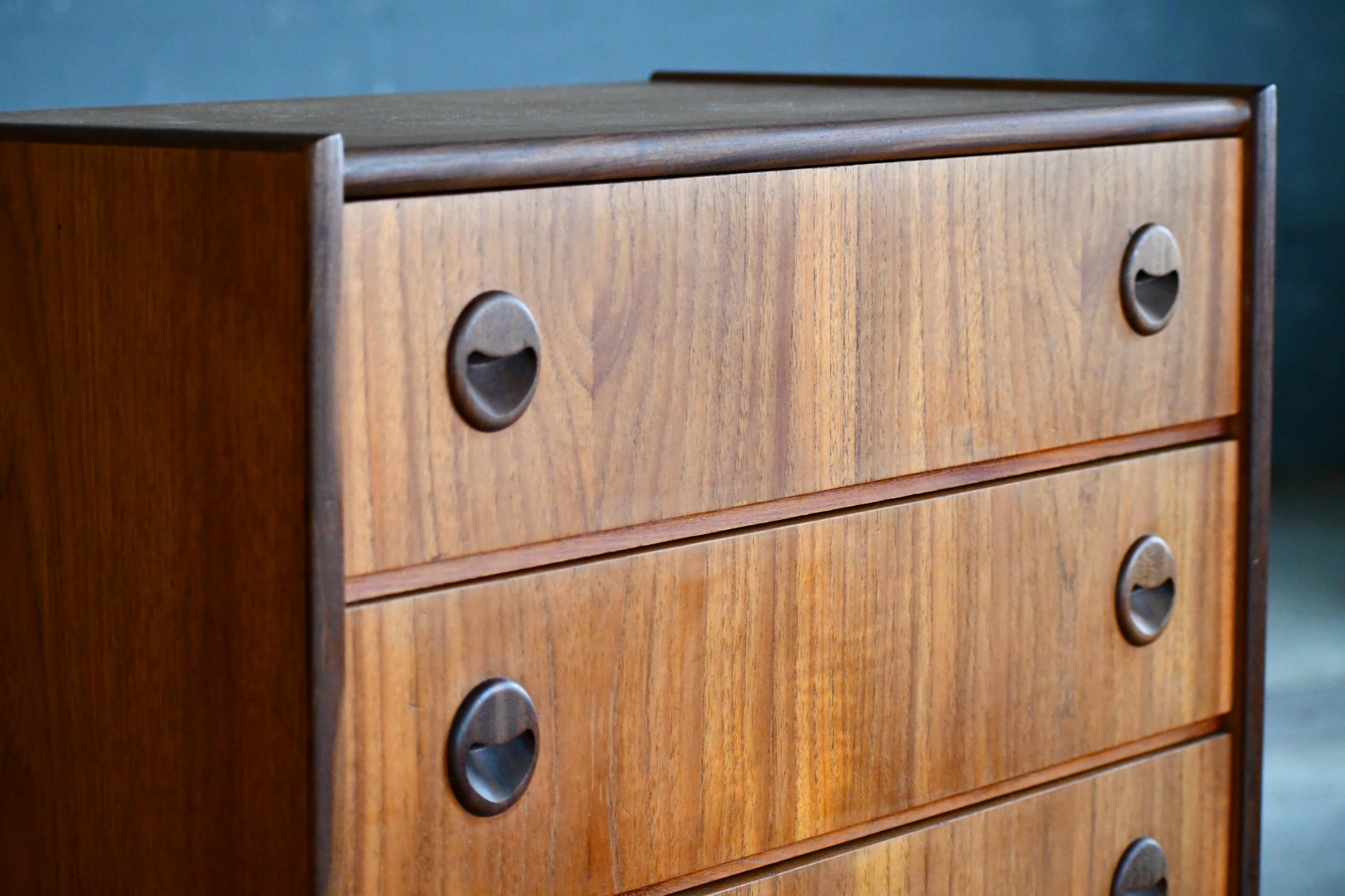 1960s dresser