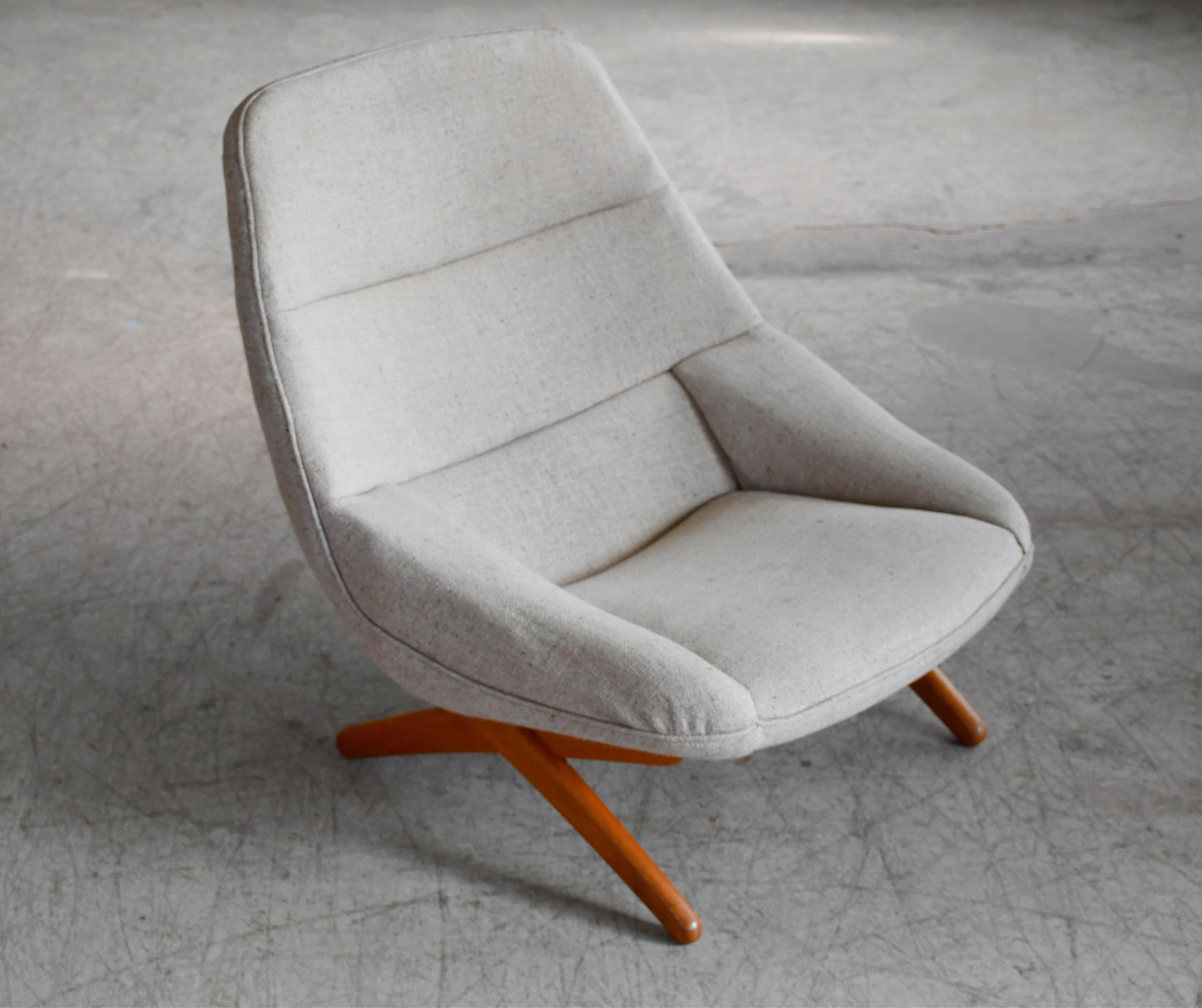 Mid-Century moderno Sedia da salotto danese anni '60 modello ML91 con gambe a forbice in Oak di Illum Wikkelso in vendita