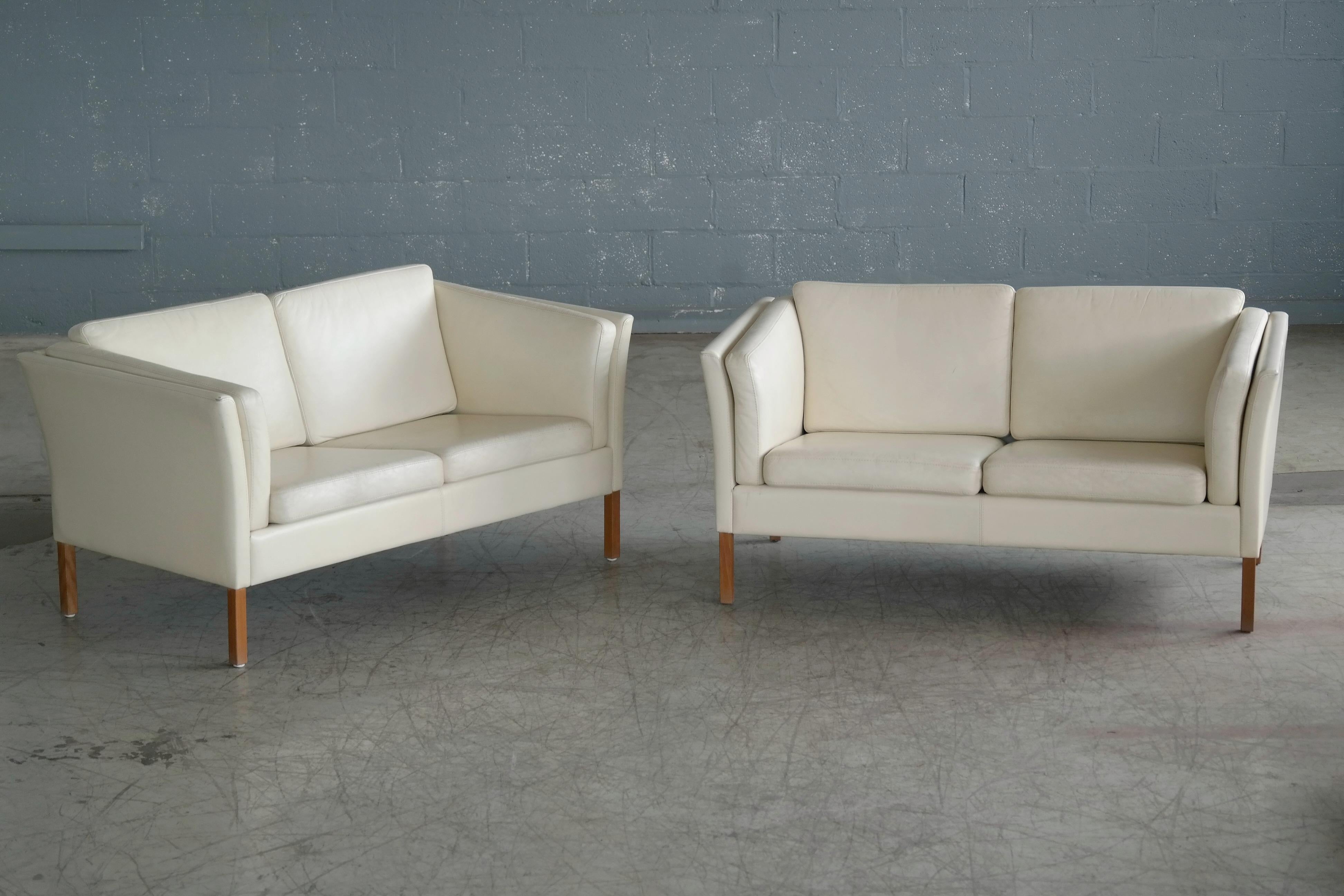 Danish 1960s Loveseat in Cream Colored Leather in Style of Borge Mogensen 5
