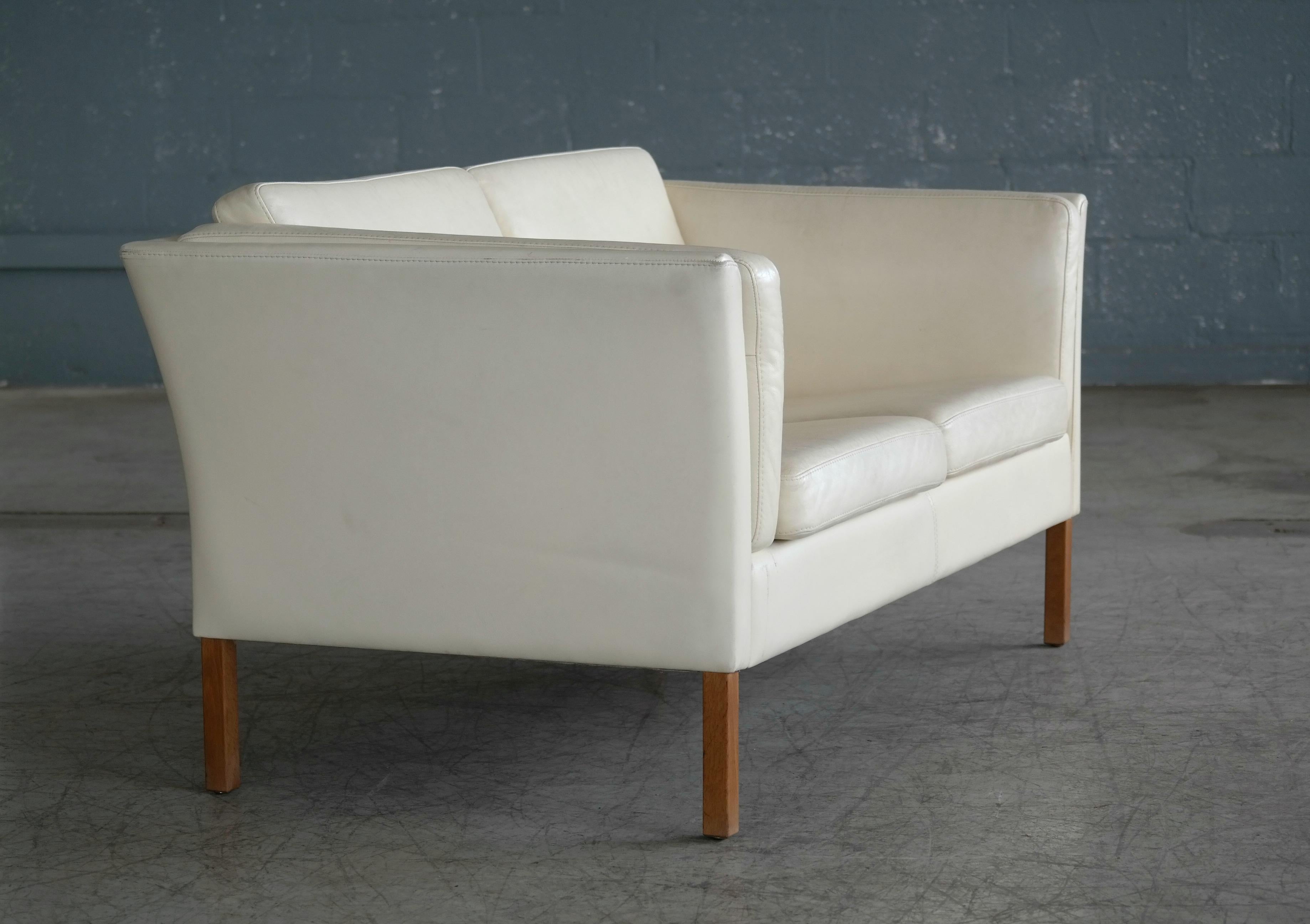 Mid-20th Century Danish 1960s Loveseat in Cream Colored Leather in Style of Borge Mogensen