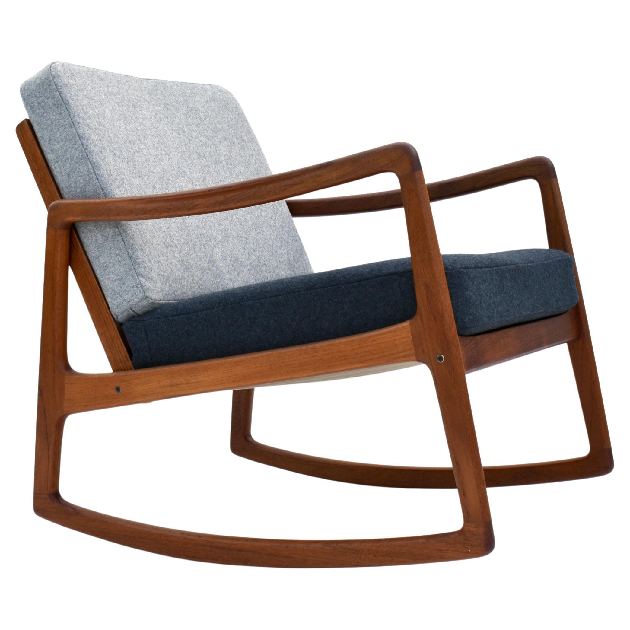 Sedia a dondolo danese degli anni 
60 di Ole Wanscher per France 
Son