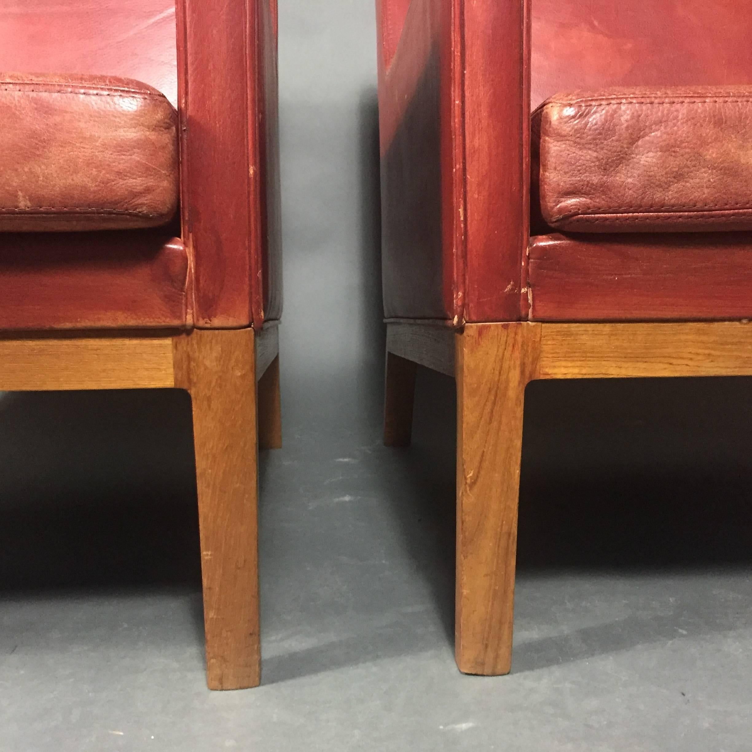 Danish 1960s Pair of Red Leather Lounge Chairs In Good Condition In Hudson, NY