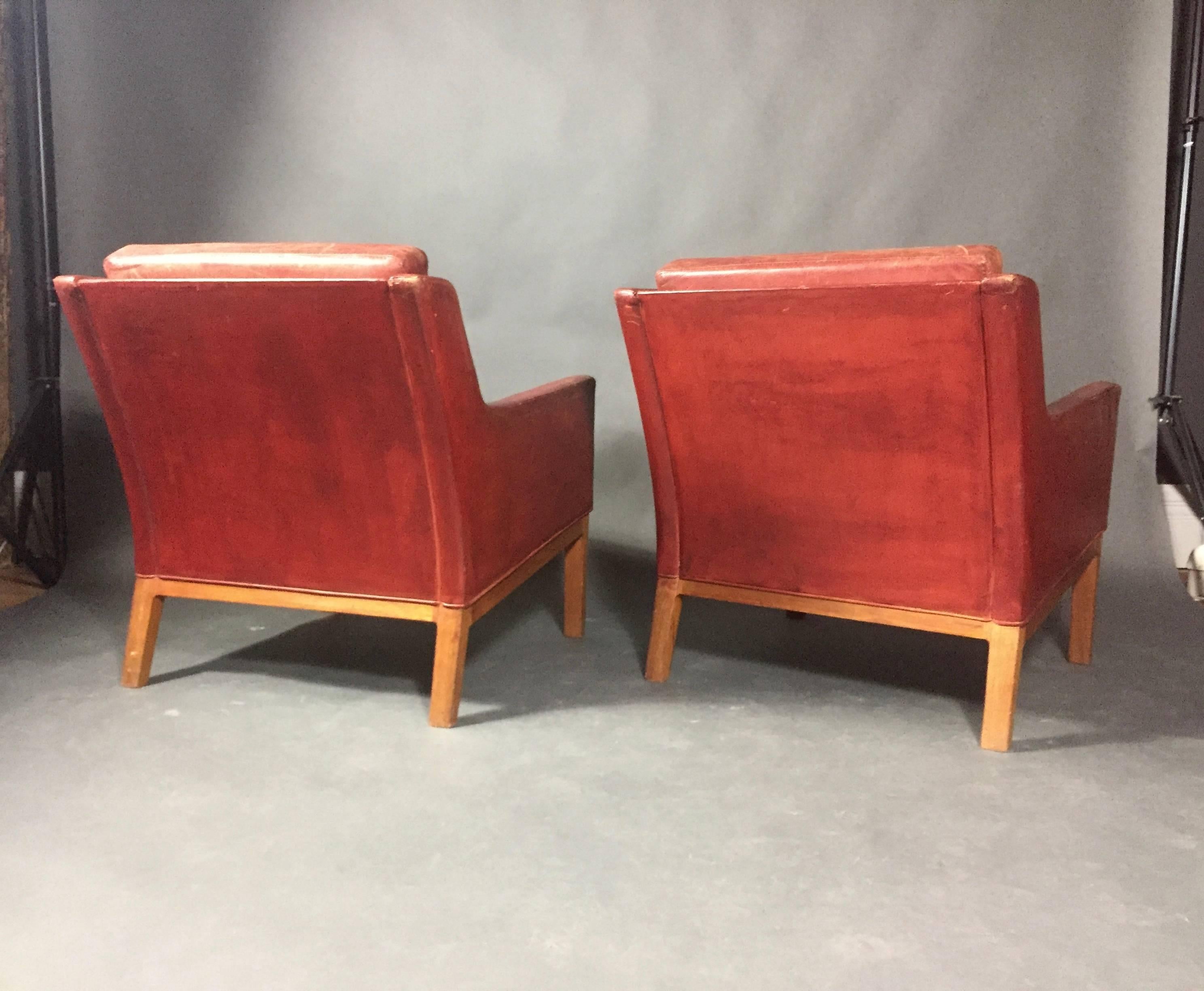 Danish 1960s Pair of Red Leather Lounge Chairs 1