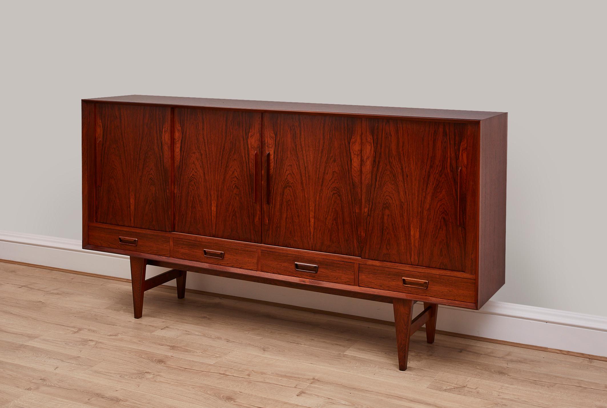Danish 1960's Rosewood Sideboard With Inside Mirrored Bar In Good Condition In London, GB