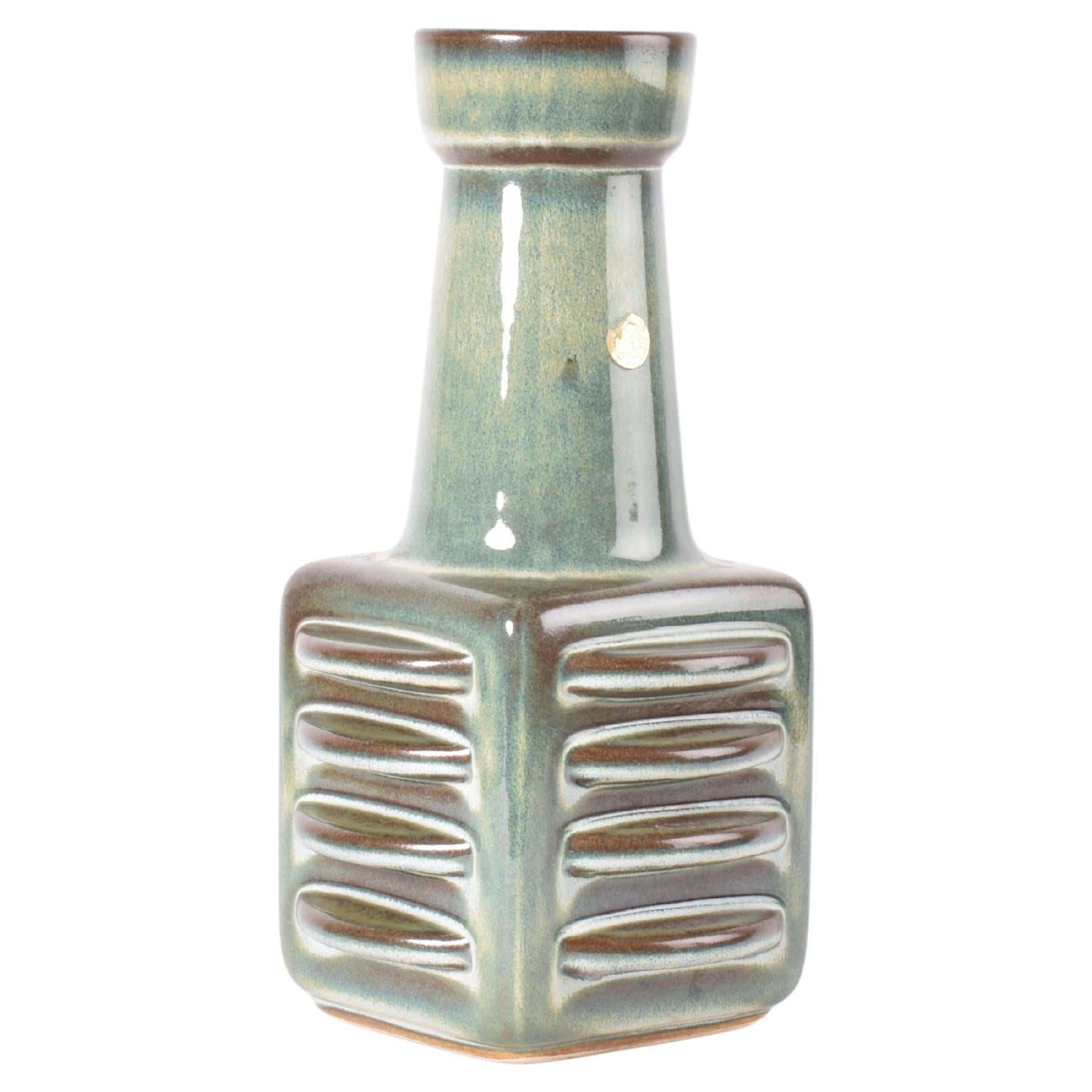 Dänische 1960er Søholm Skulpturale Keramikvase von Einar Johansen, grün glasiert im Angebot