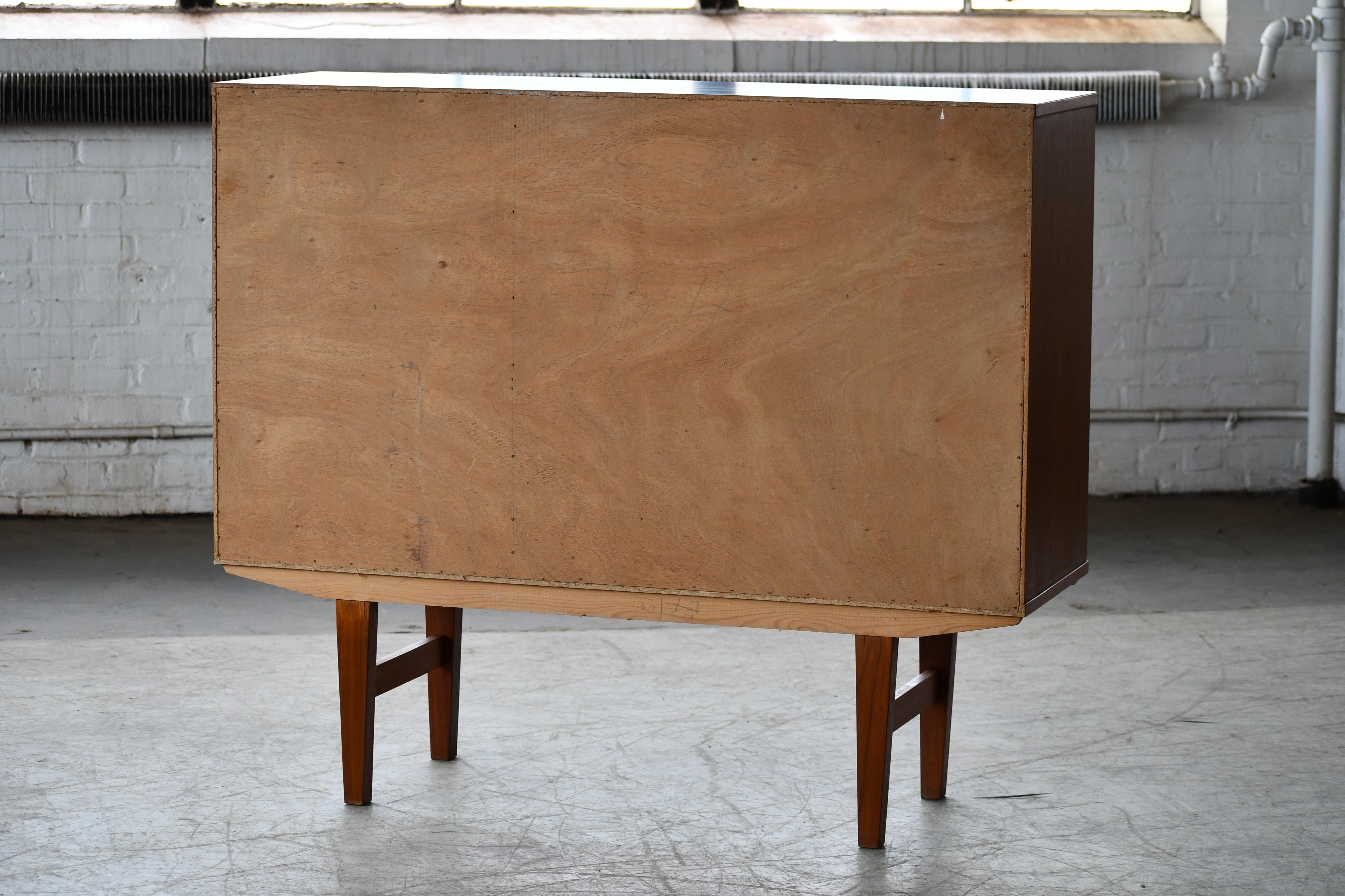 Danish 1960's Small Sideboard or Cabinet in Teak with Built-in-Bar For Sale 5