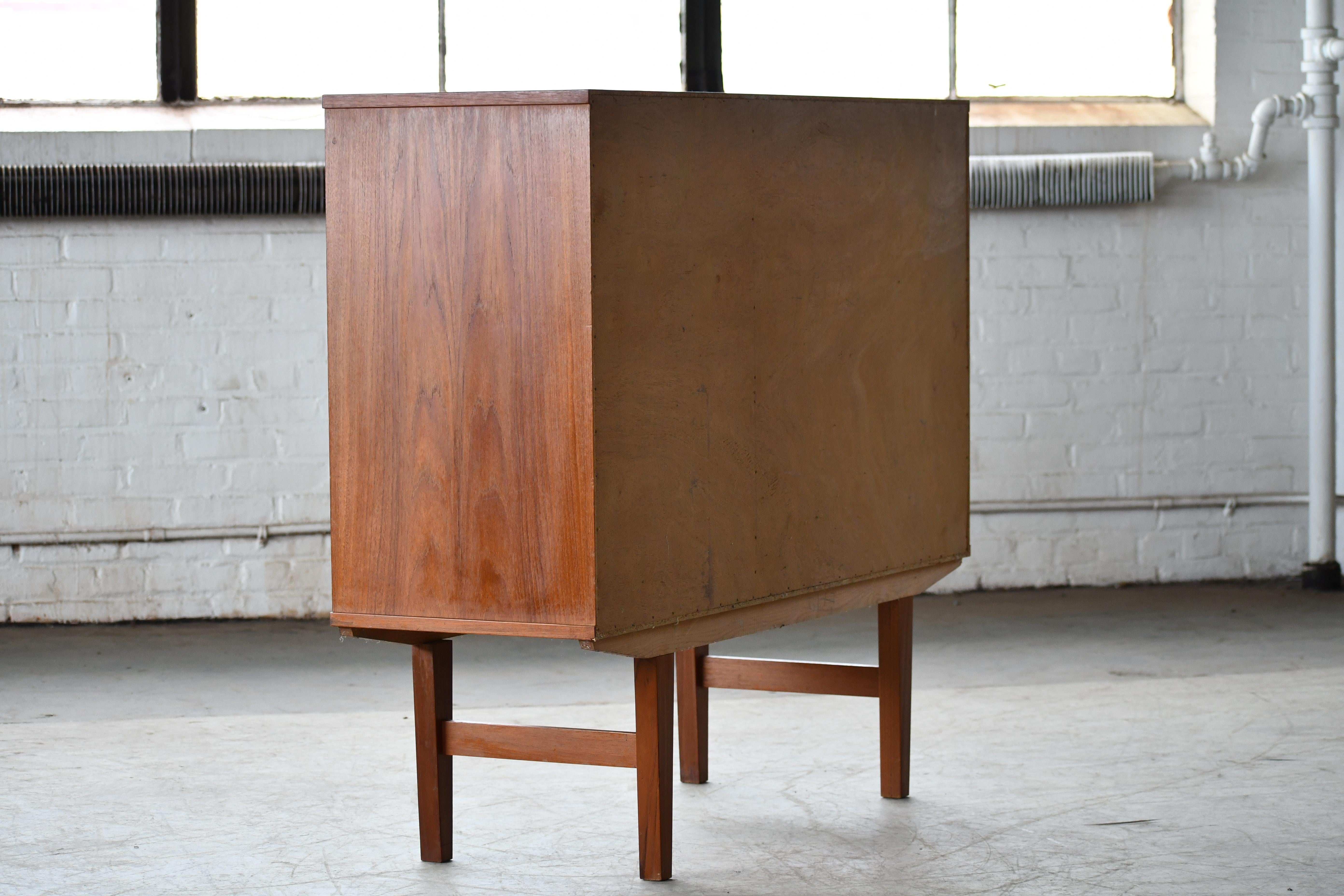 Danish 1960's Small Sideboard or Cabinet in Teak with Built-in-Bar For Sale 3