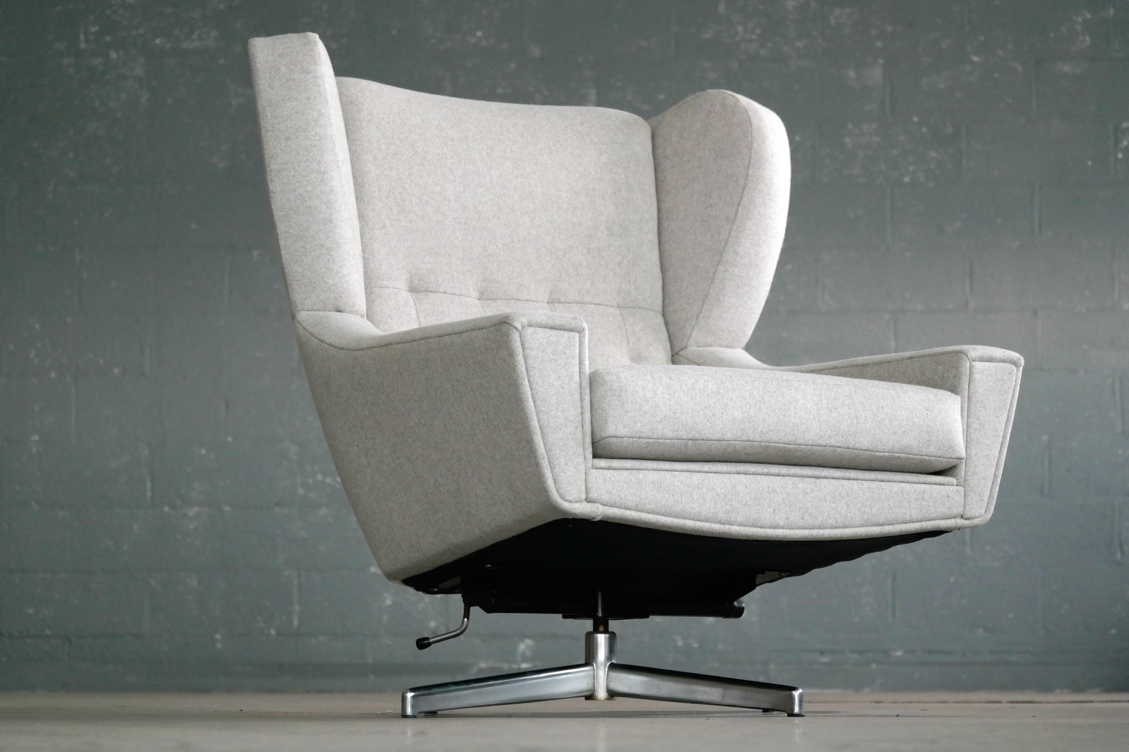 Aluminum Danish 1960s Space Age Swivel Lounge Chair Attributed to Illum Wikkelso