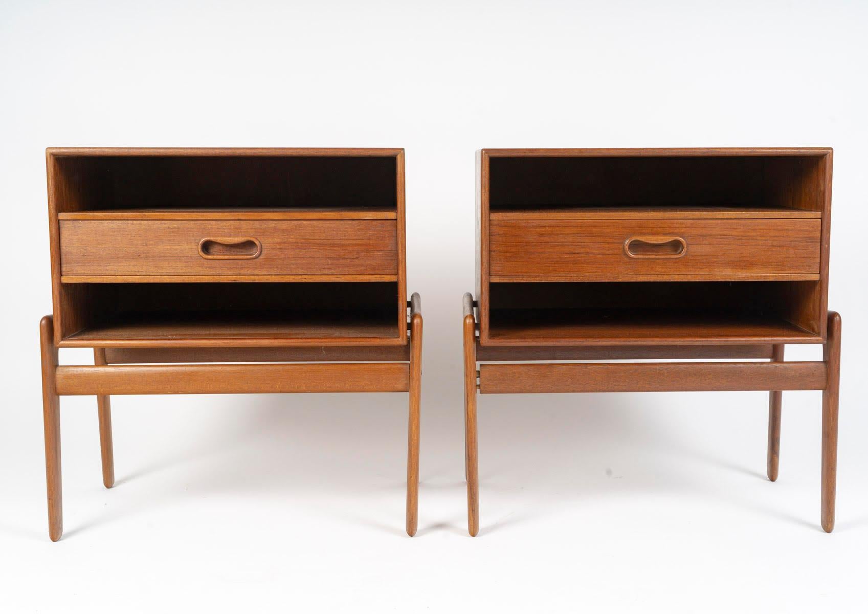 Meuble de chevet danois des années 1970.

Paire de tables de chevet danoises en bois des années 1970.

H : 52cm, L : 45cm, P : 30cm
Veuillez nous contacter avant de passer commande pour confirmer la disponibilité du produit.