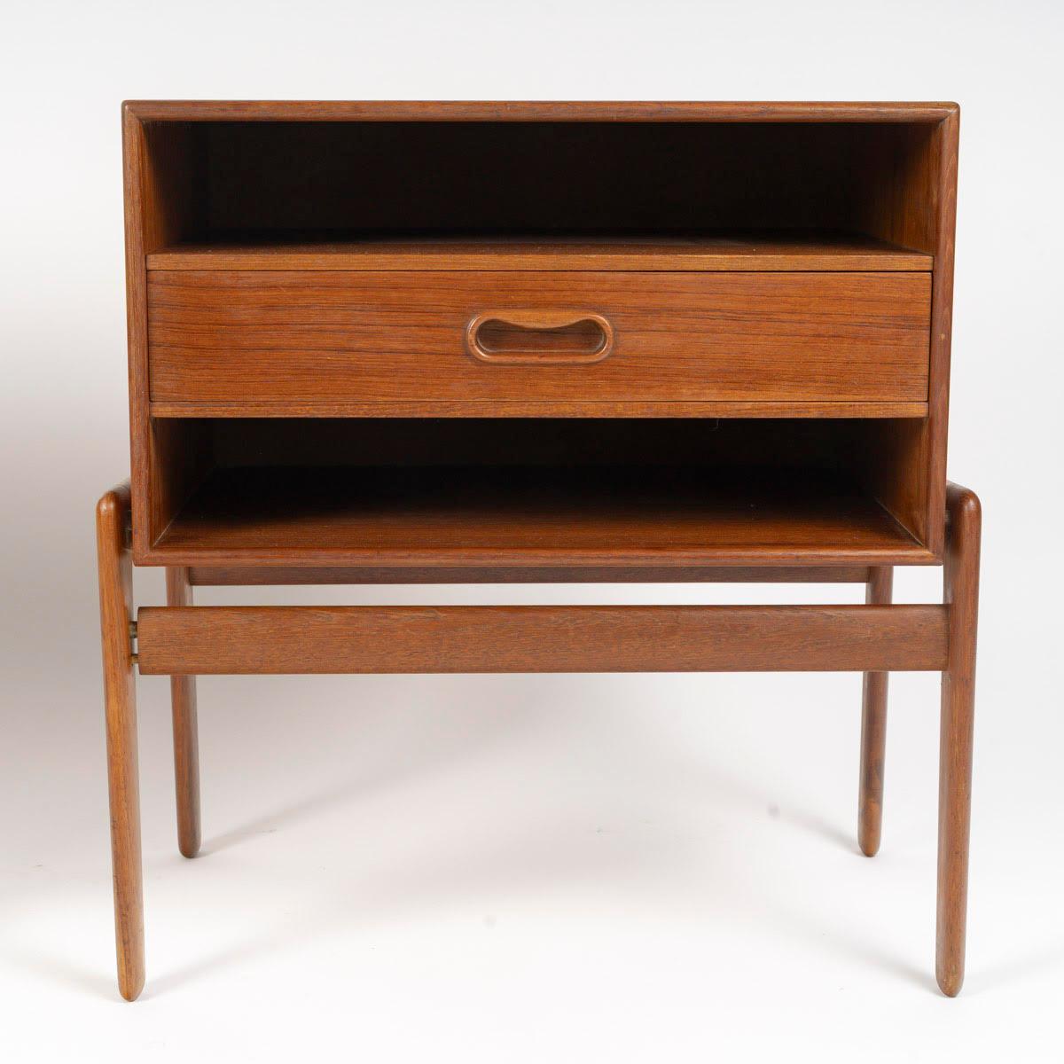 Moderne Meuble de chevet danois des années 1970. en vente