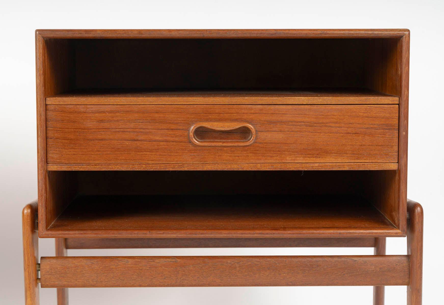 Français Meuble de chevet danois des années 1970. en vente