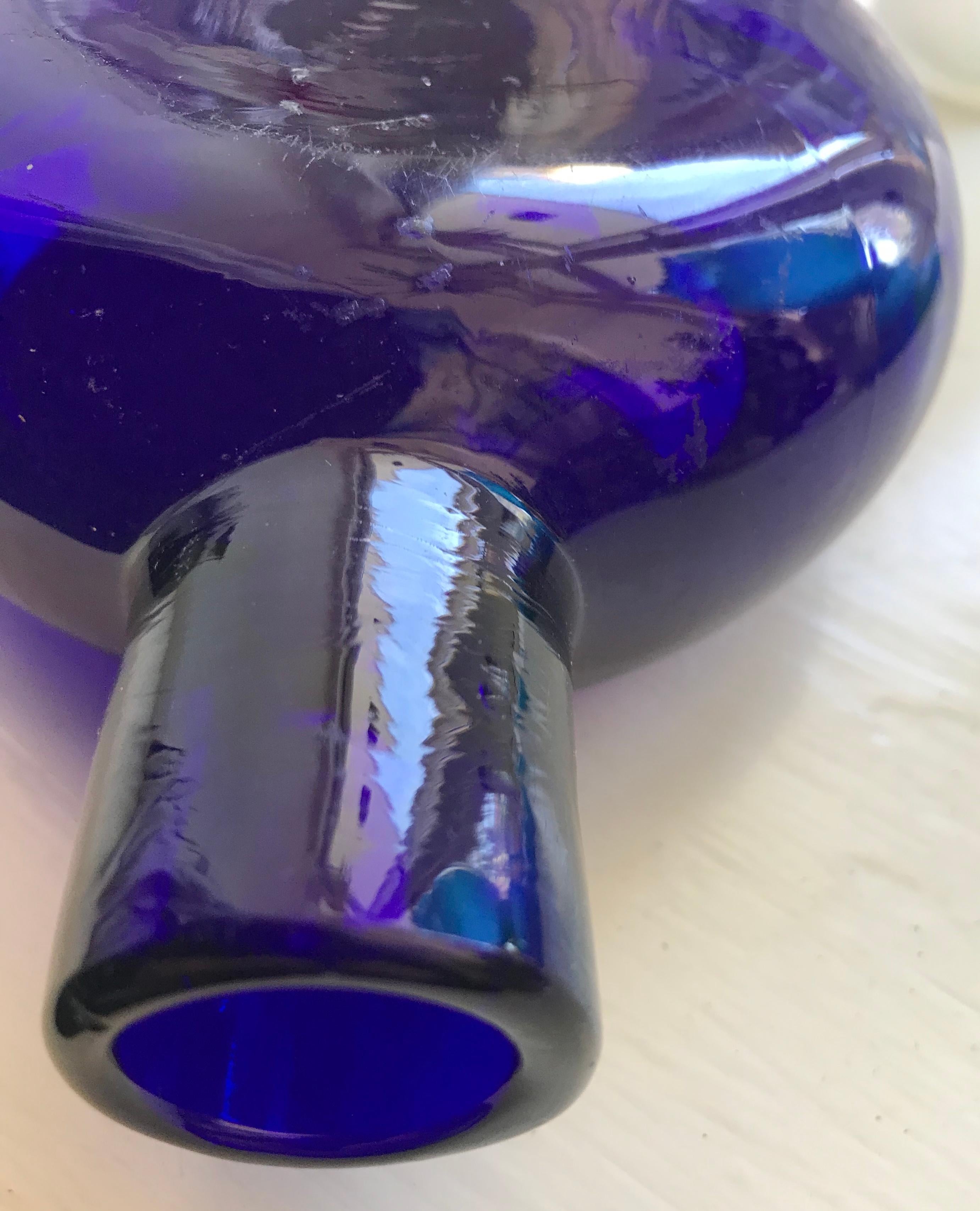 Danish 19th Century Cobalt Blue Glass Hip Flask By Holmegaard For Sale 3