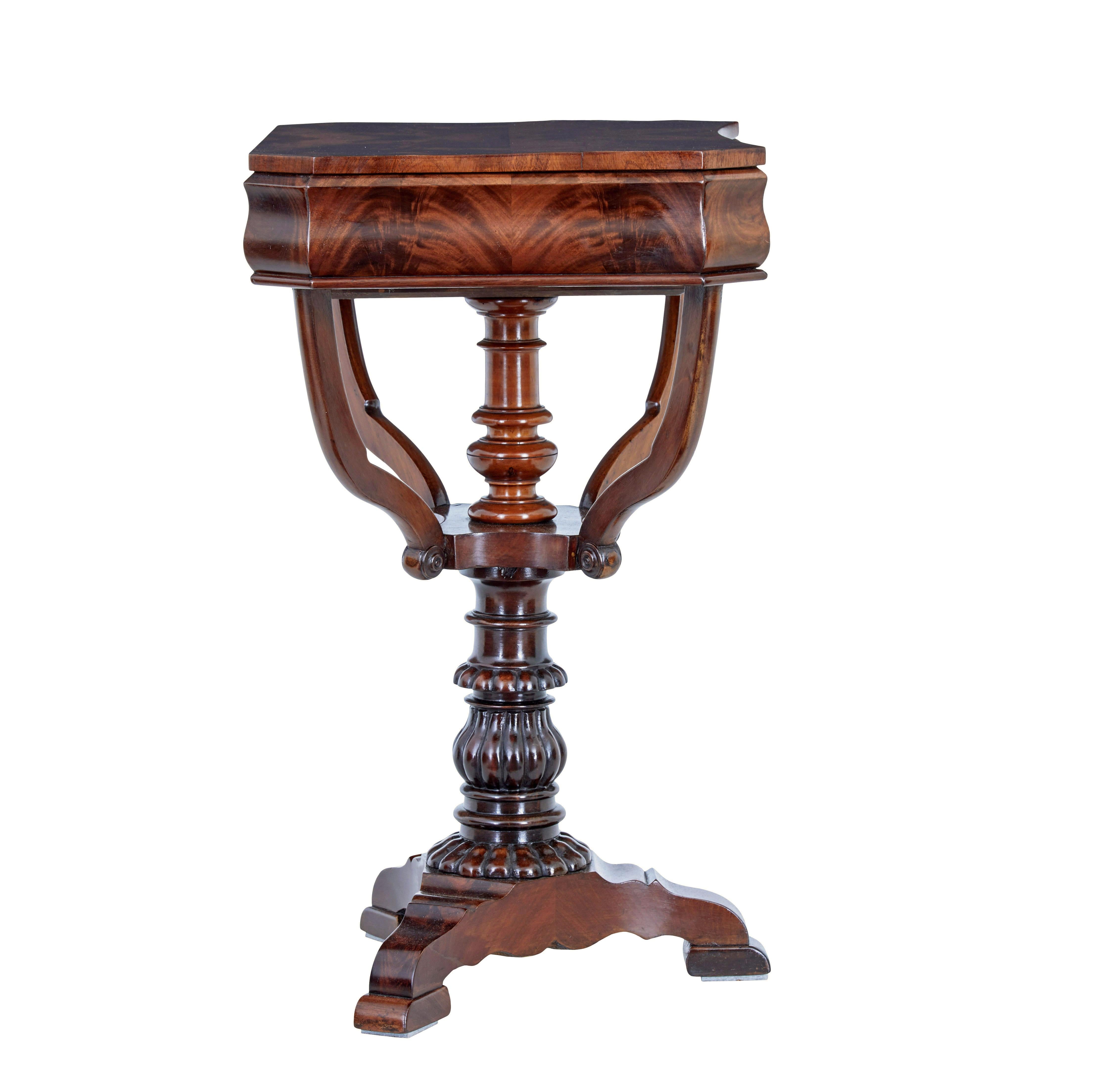 Danish 19th century flame mahogany side table In Good Condition For Sale In Debenham, Suffolk