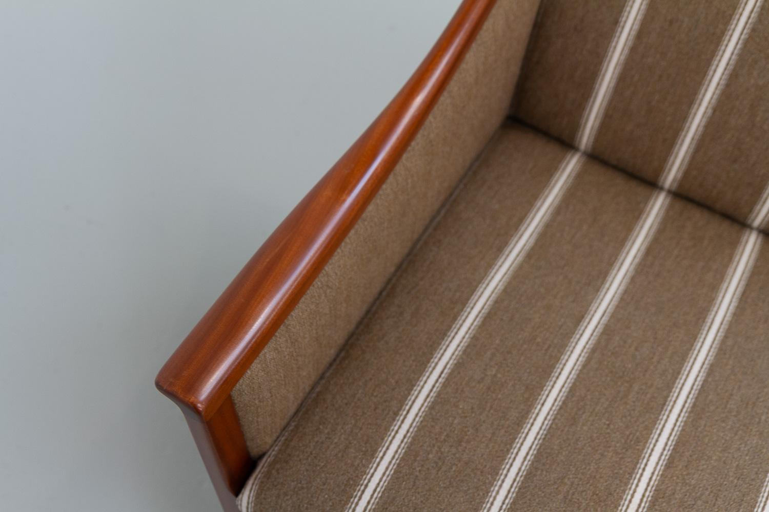 Danish 2-Seater Sofa by Ole Wanscher for PJ Møbler, 1960s. For Sale 4