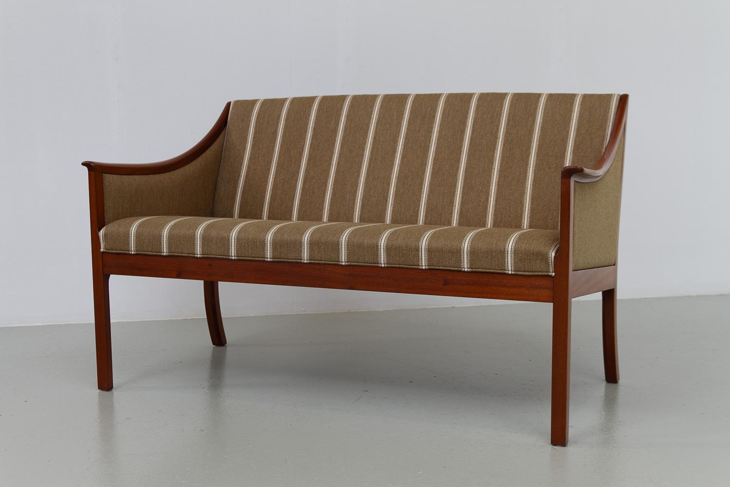 Danish 2-Seater Sofa by Ole Wanscher for PJ Møbler, 1960s. For Sale 6