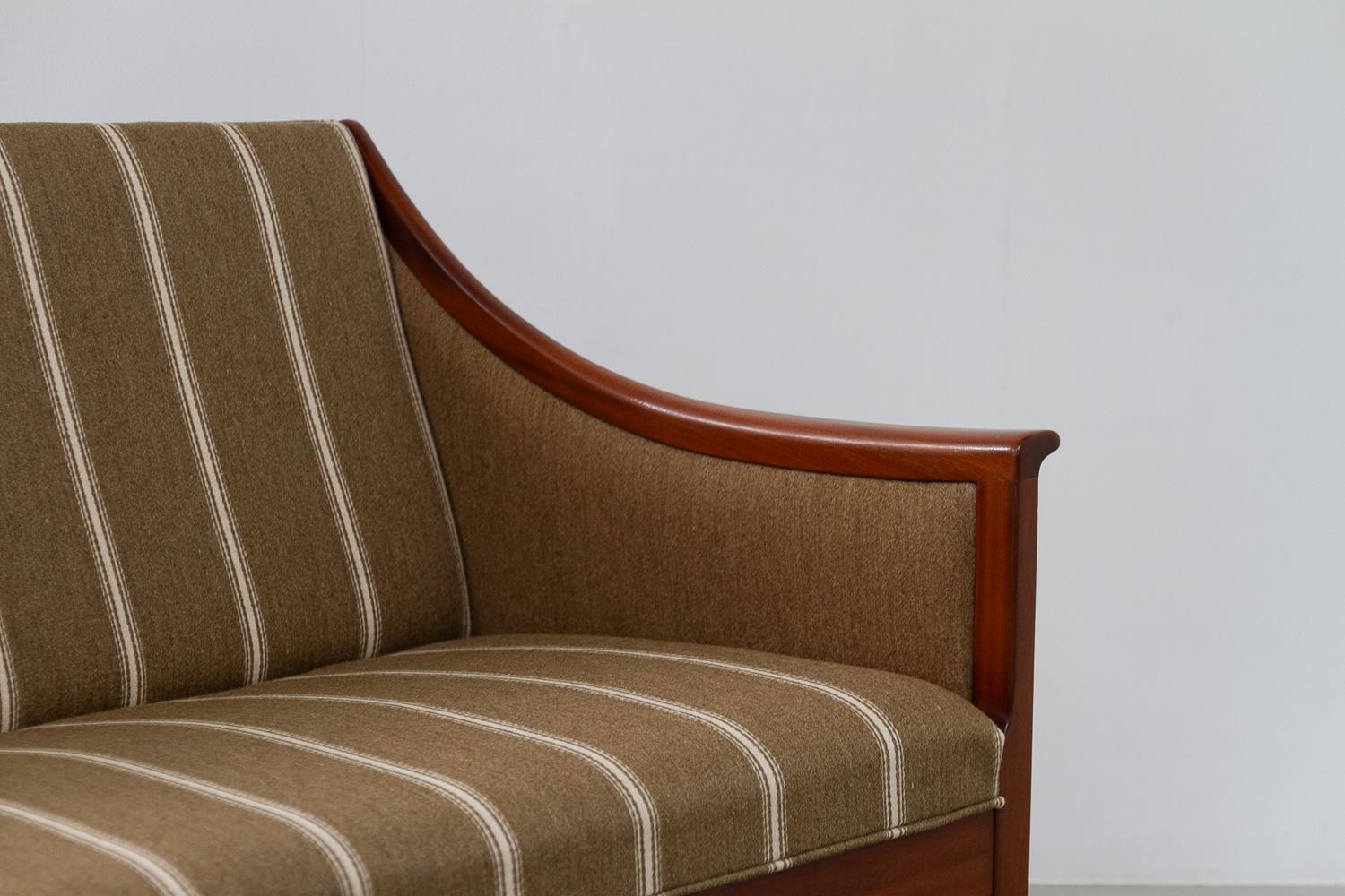 Mid-20th Century Danish 2-Seater Sofa by Ole Wanscher for PJ Møbler, 1960s. For Sale