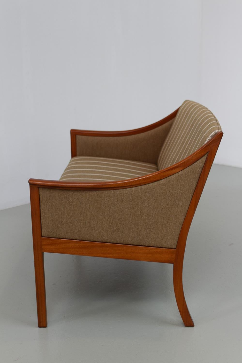 Danish 2-Seater Sofa by Ole Wanscher for PJ Møbler, 1960s. For Sale 3