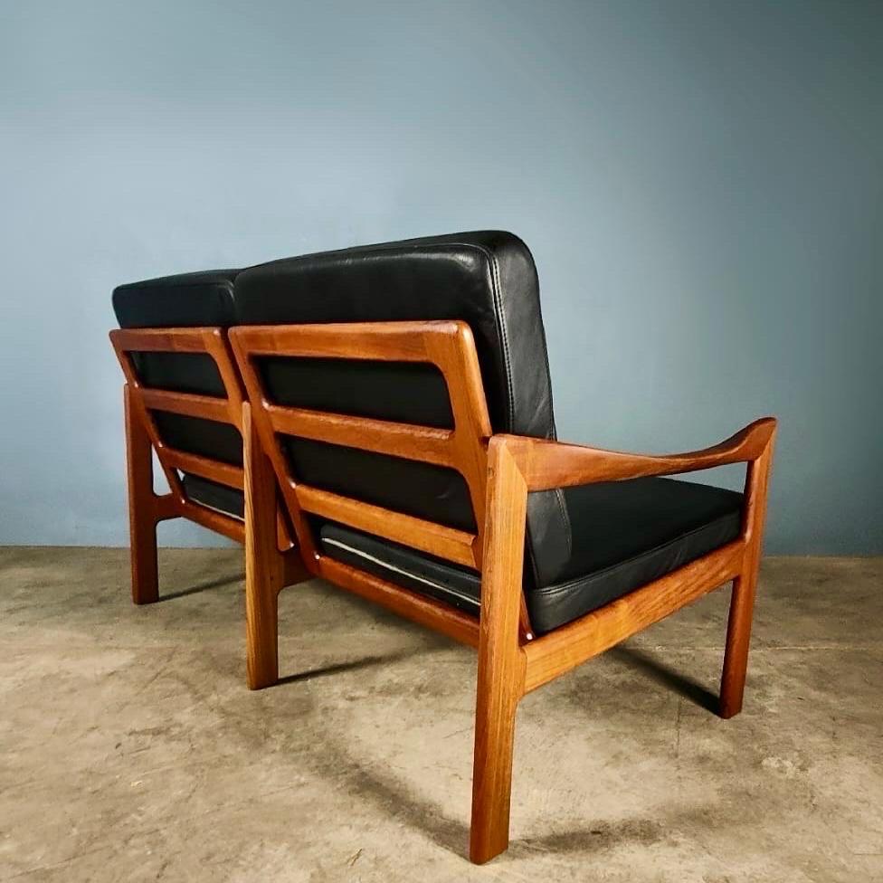 Mid-20th Century Danish 2 Seater Sofa Illum Wikkelsø For Niels Eilersen Black Leather Teak 1960s For Sale