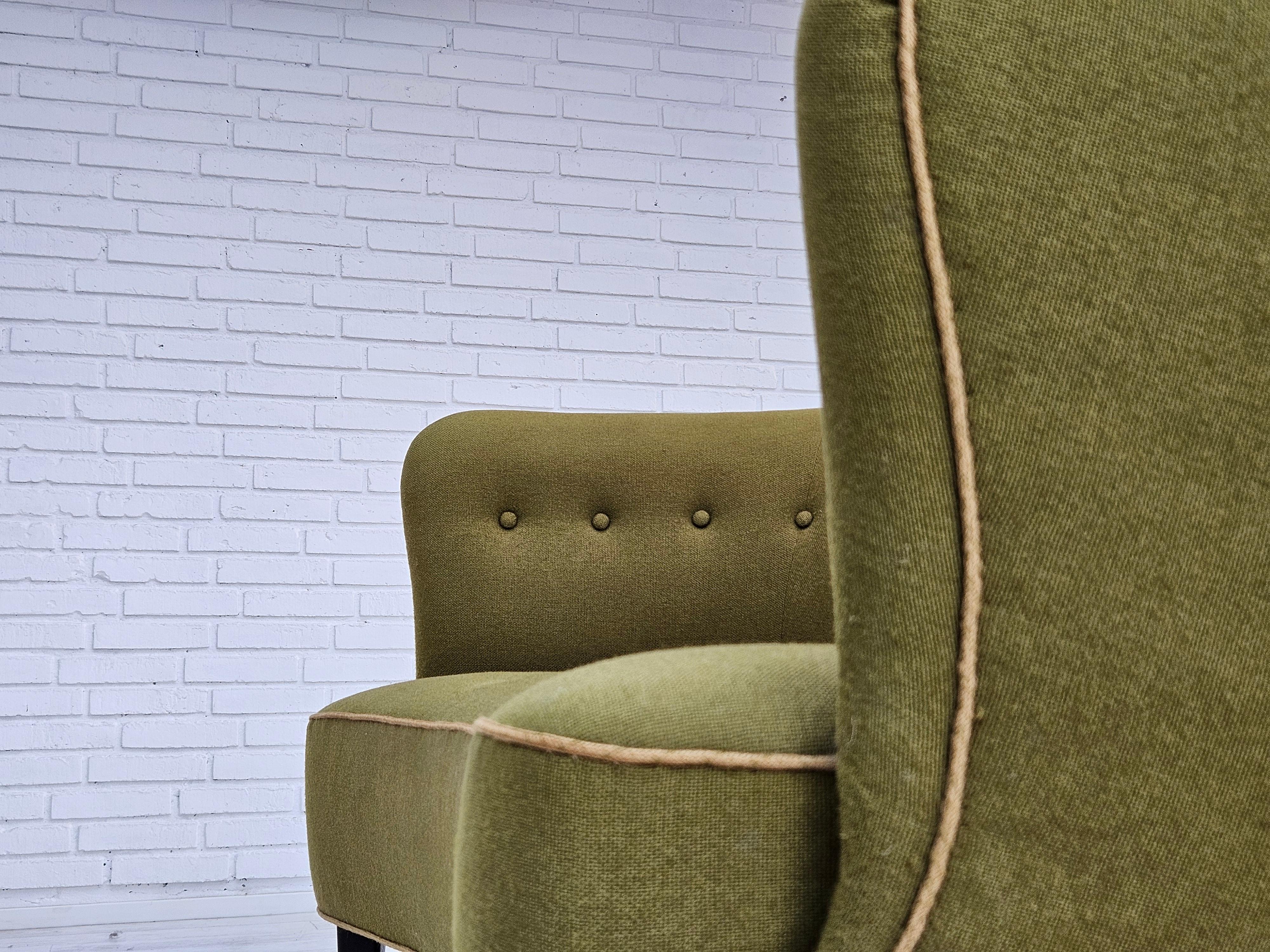 Danish 2 seater sofa, original good condition, furniture wool, oak. For Sale 6