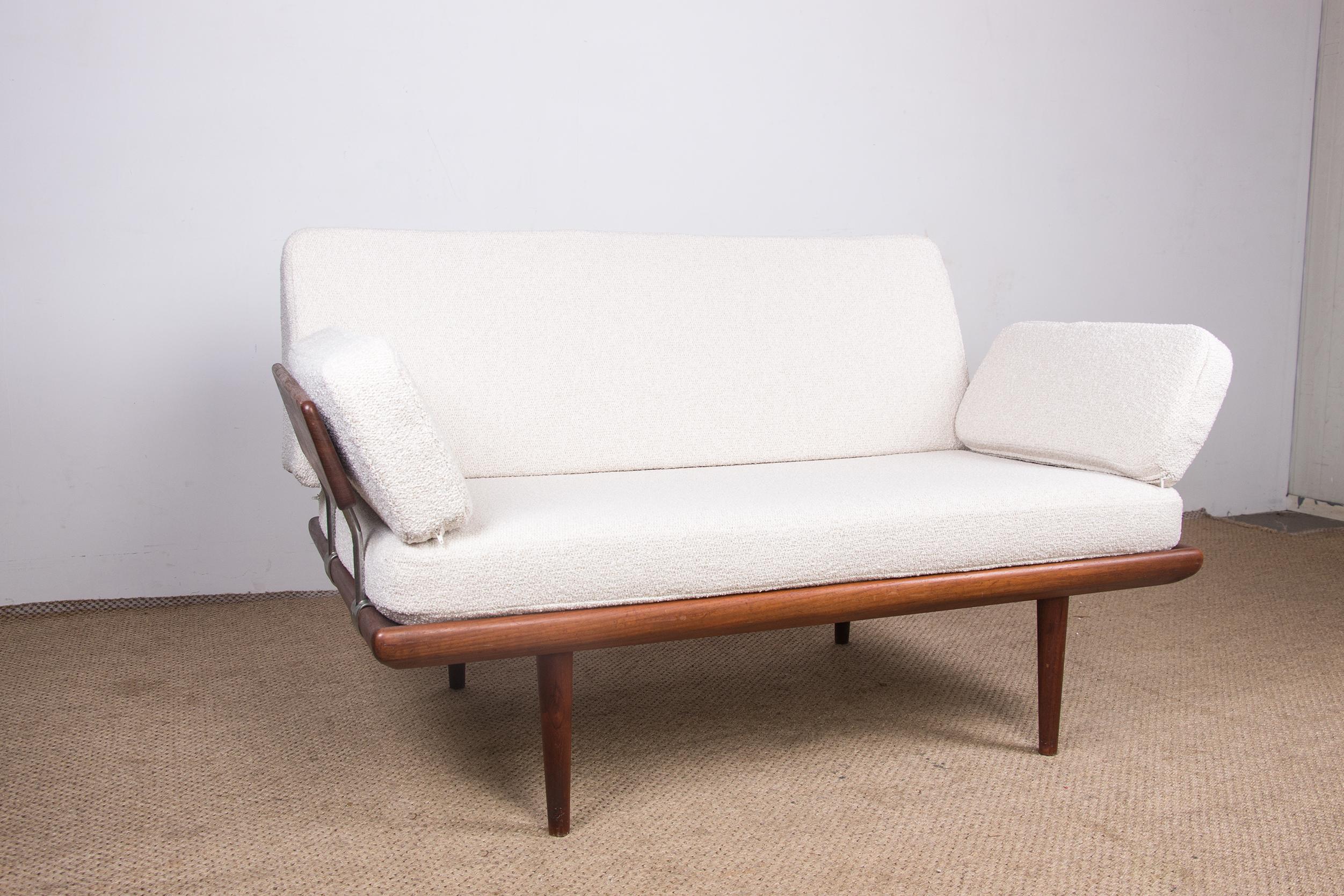 Scandinavian Modern Danish 2-Seater Teak Sofa Model Minerva by Peter Hvidt and Orla Molgaard Nielsen For Sale
