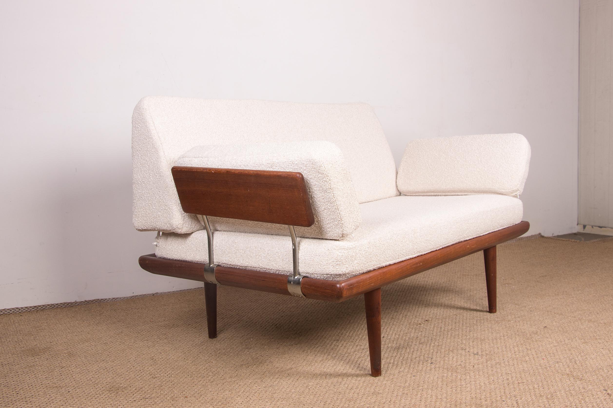 Danish 2-Seater Teak Sofa Model Minerva by Peter Hvidt and Orla Molgaard Nielsen For Sale 1