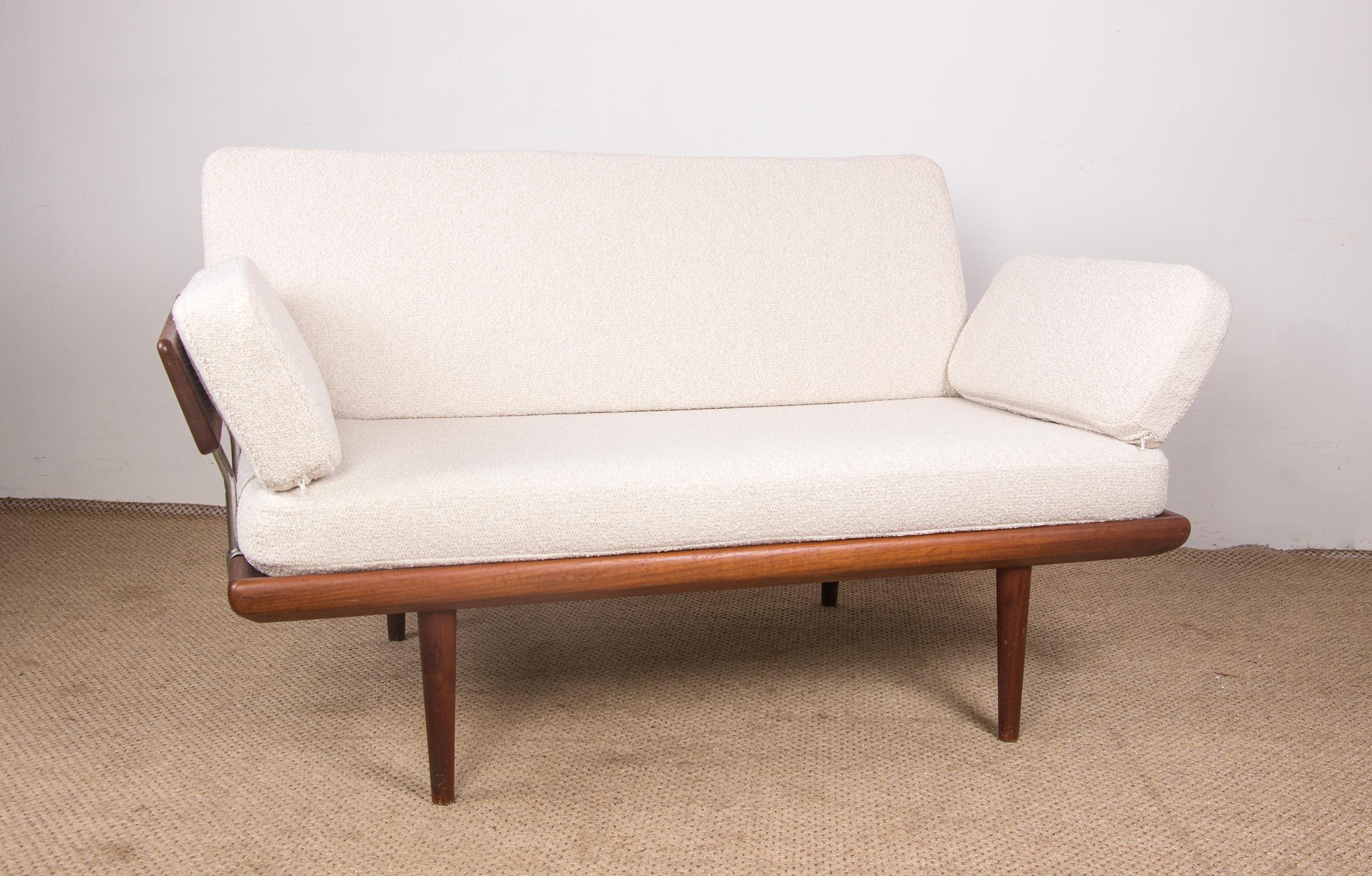 Danish 2-Seater Teak Sofa Model Minerva by Peter Hvidt and Orla Molgaard Nielsen For Sale 2