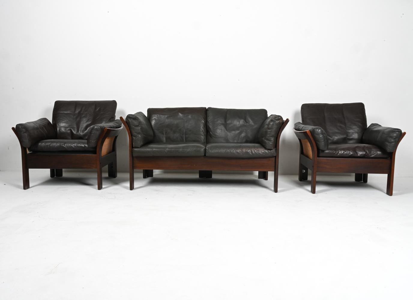 Danois Suite de sièges danoises de 3 pièces en hêtre, canne et cuir, attribuée à Georg Thams en vente