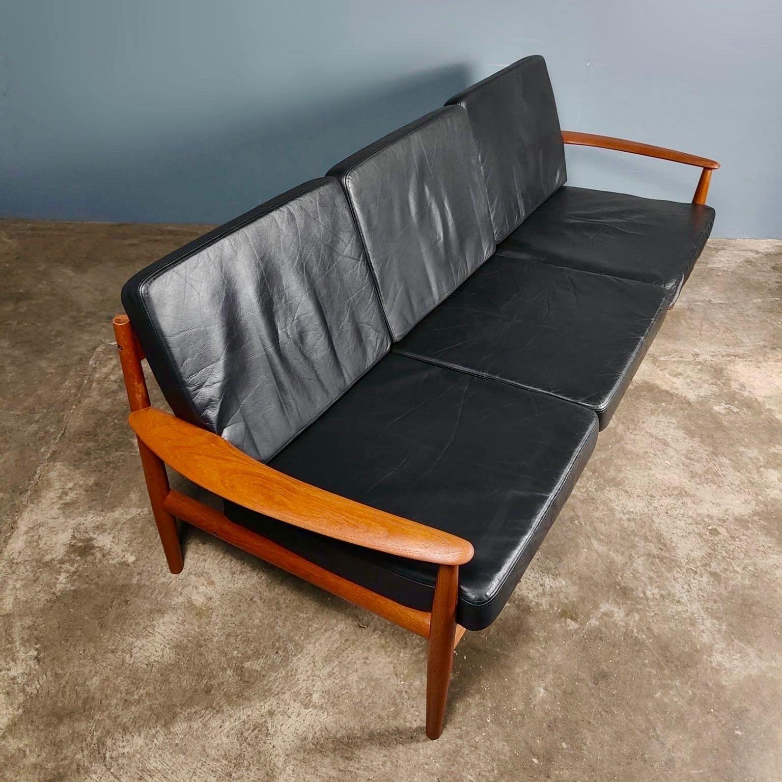 Mid-Century Modern Danish 3 Seater Black Leather Sofa Model 118-3 By Grete Jalk For France & Son