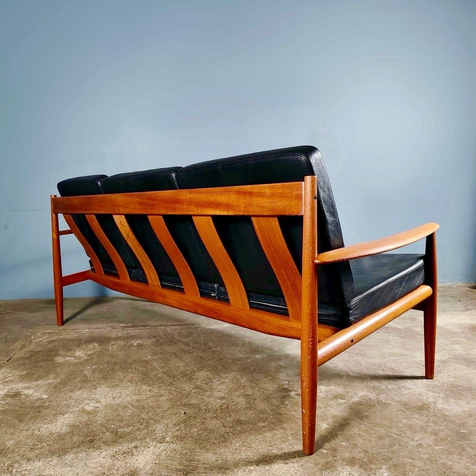 Mid-20th Century Danish 3 Seater Black Leather Sofa Model 118-3 By Grete Jalk For France & Son